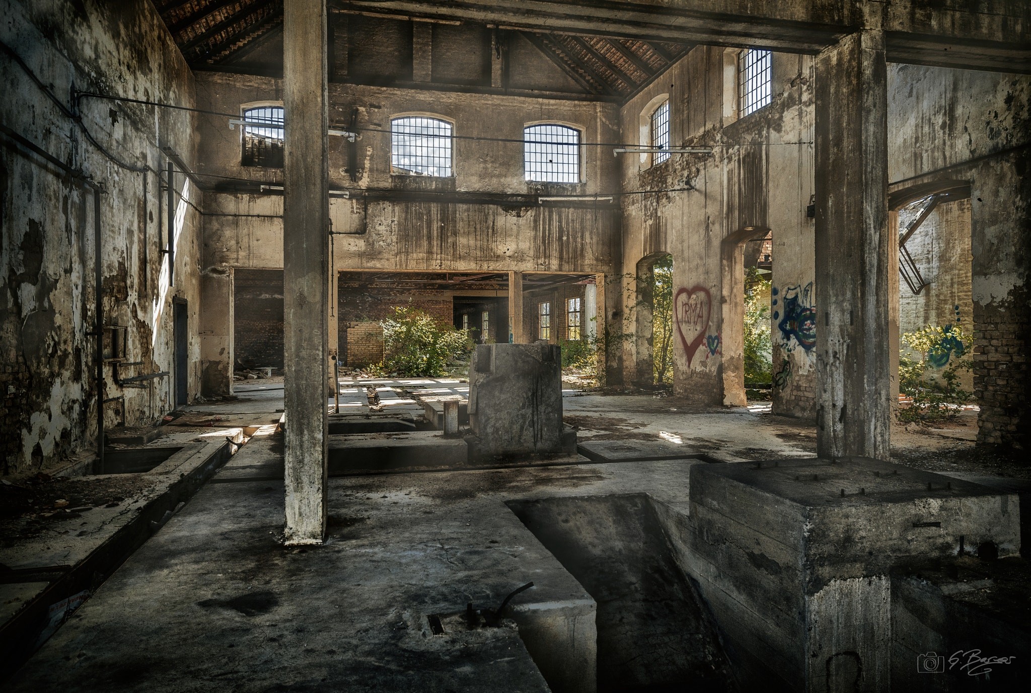 General 2048x1377 ruins abandoned 500px Gerald Berger urban decay