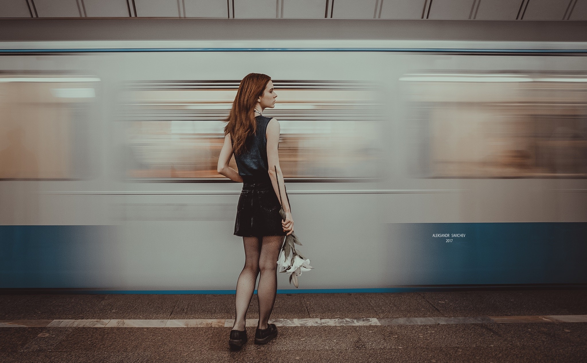People 2048x1267 Aleksandr Savichev subway women model train 500px fishnet pantyhose