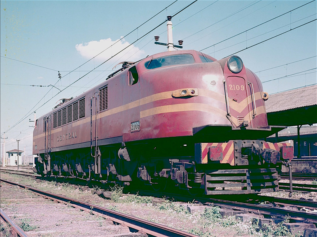 General 1280x959 train locomotive R.F.F.S.A