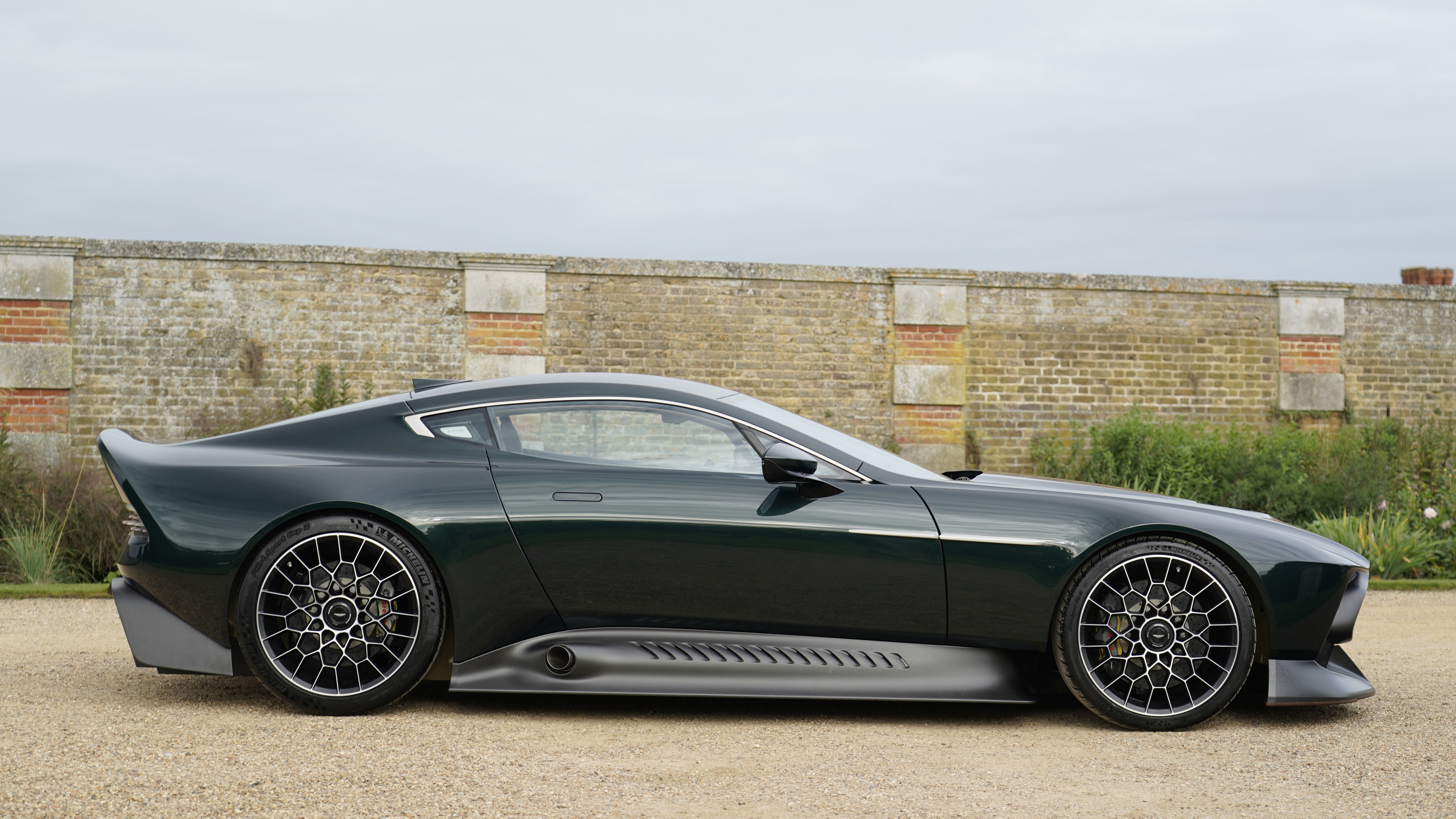 General 6000x3375 vehicle car Aston Martin Aston Martin Victor supercars coupe green cars retro style side view wall British cars