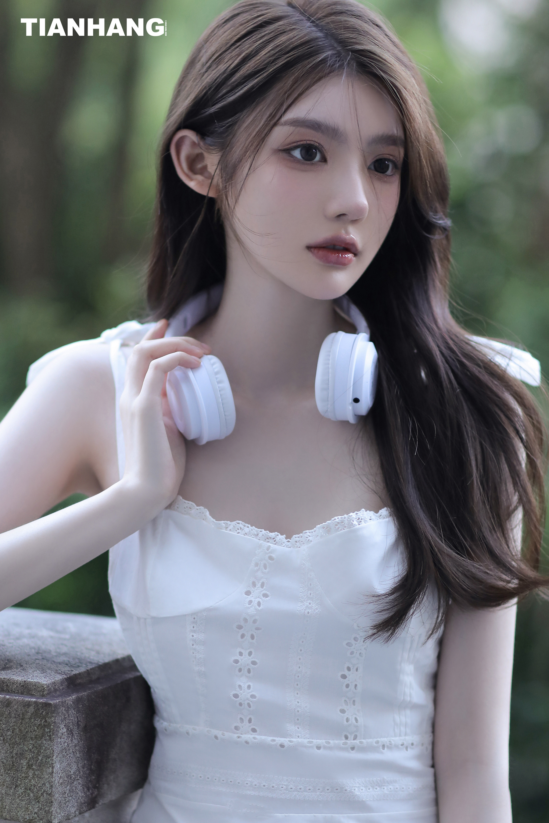 People 1800x2700 Chinese model white skirt long hair women Asian Tian Hang