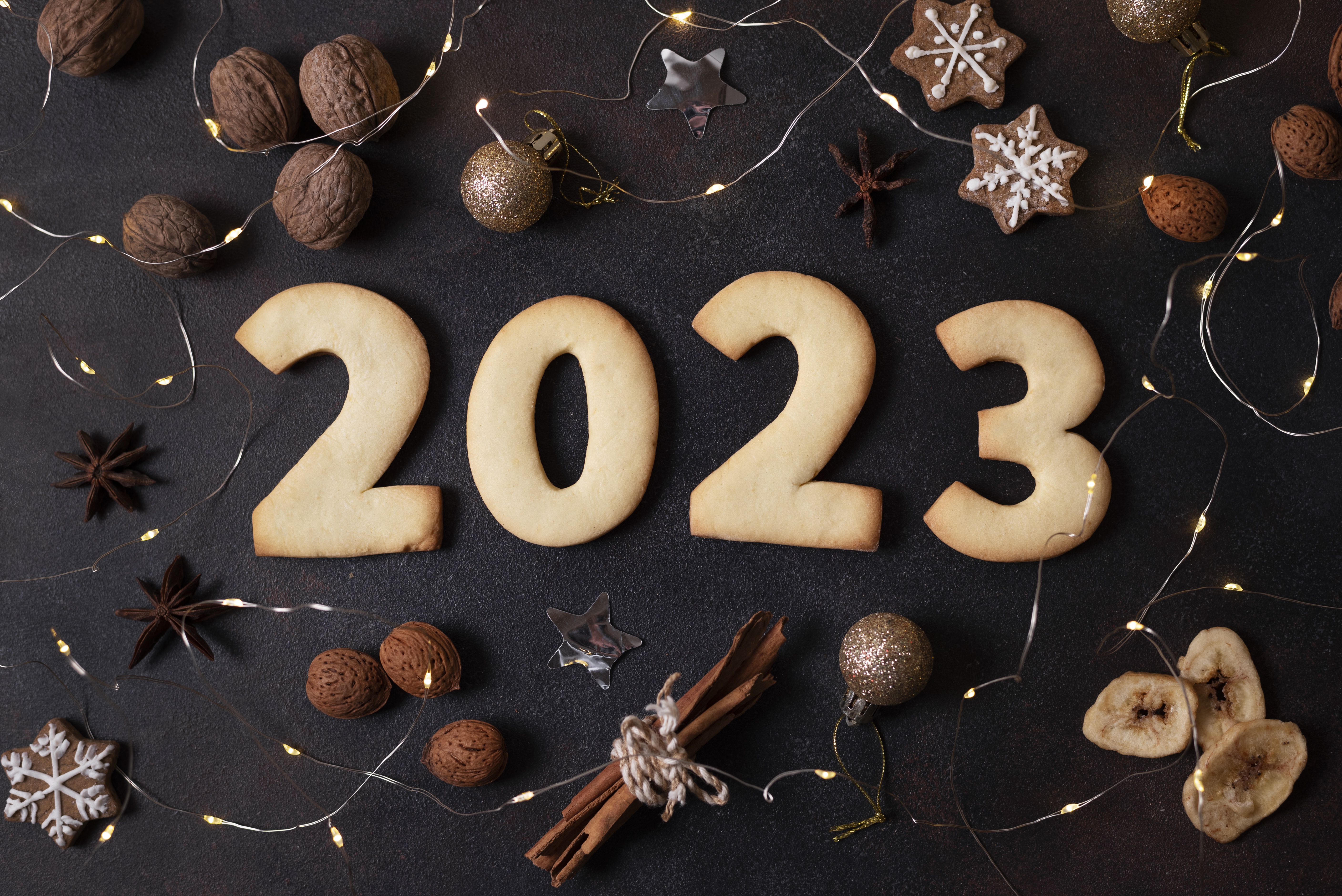 General 5631x3759 cookies New Year 2023 (year) closeup