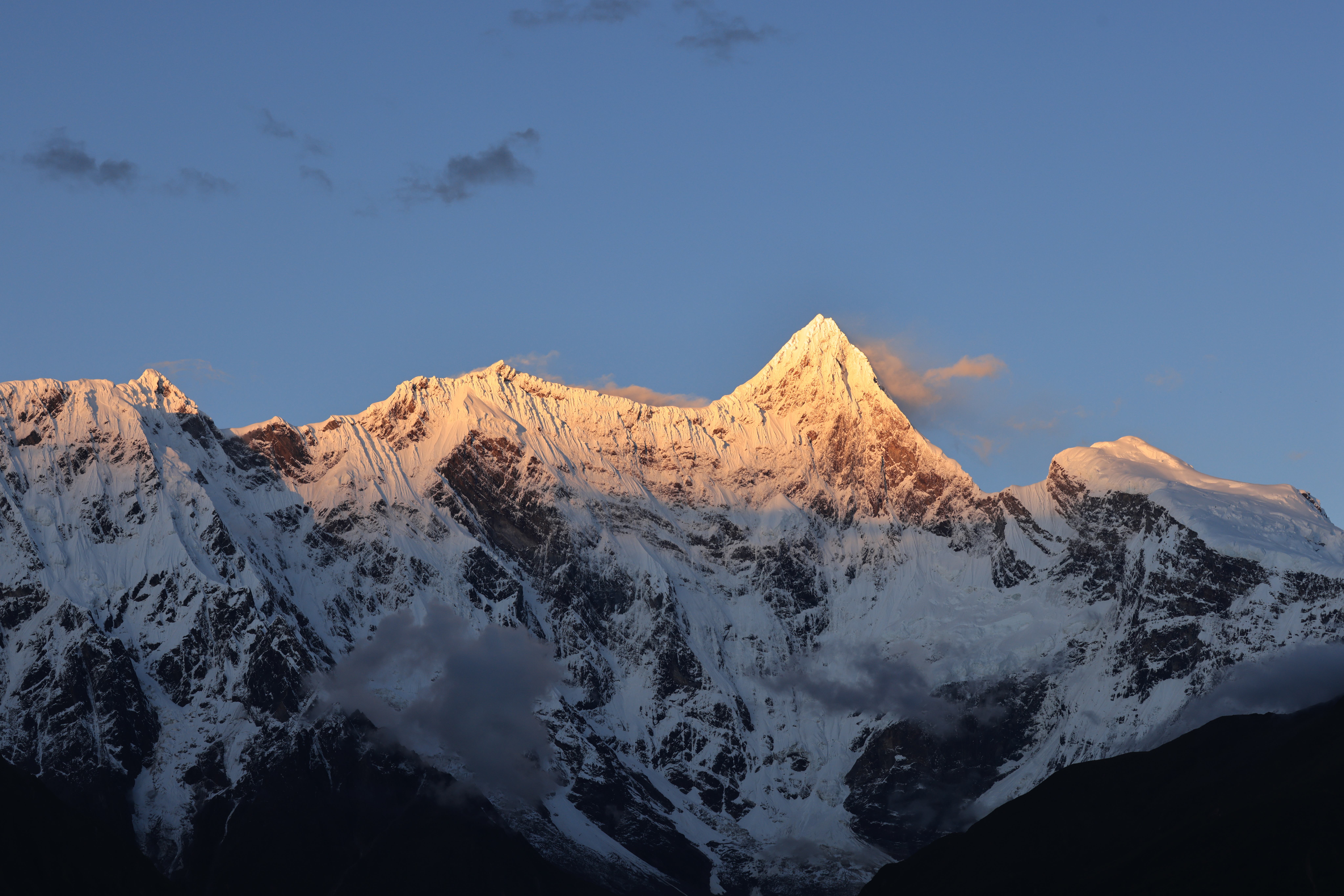 General 8192x5464 Tibet snowy peak snowy mountain mountains