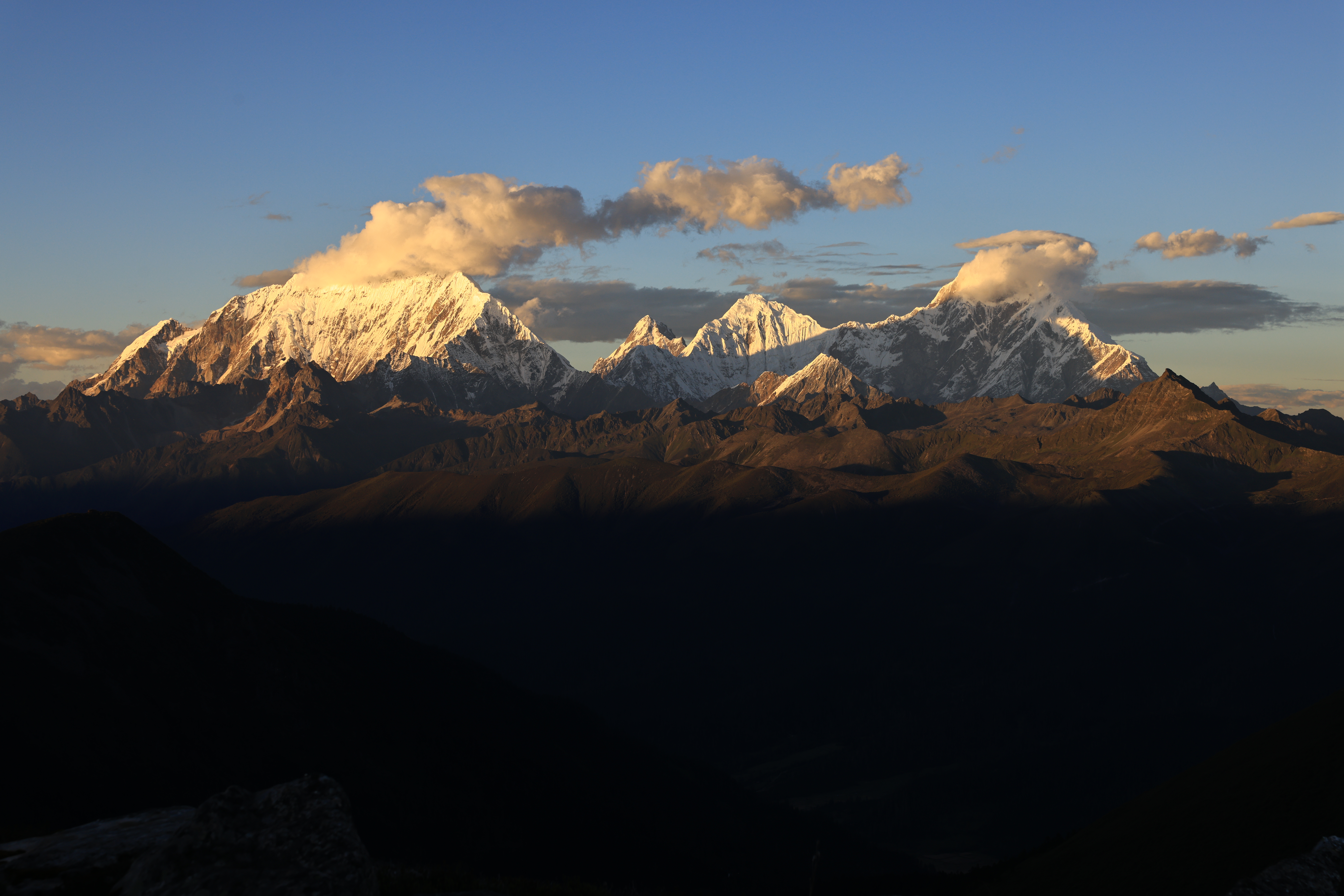 General 8192x5464 Tibet clouds mountains snow nature sky sunset landscape sunset glow sunlight snowy mountain