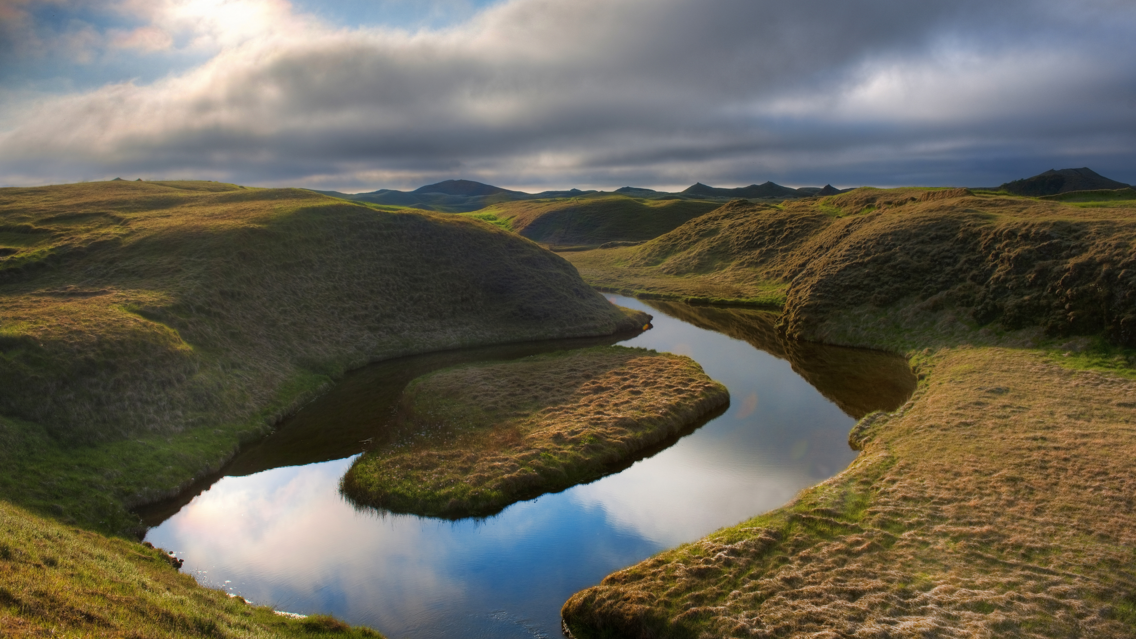 General 3840x2160 landscape Iceland Trey Ratcliff photography nature water hills grass clouds reflection