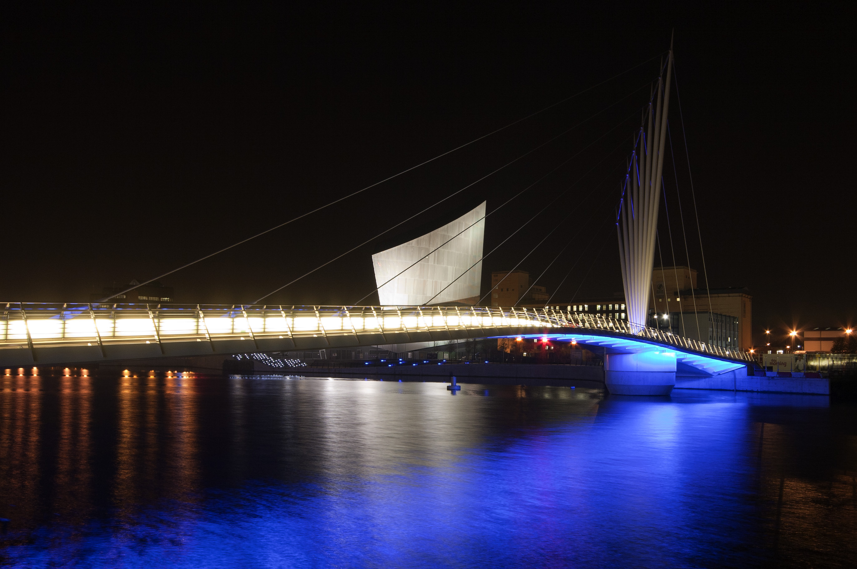 General 2745x1823 city bridge blue water night UK