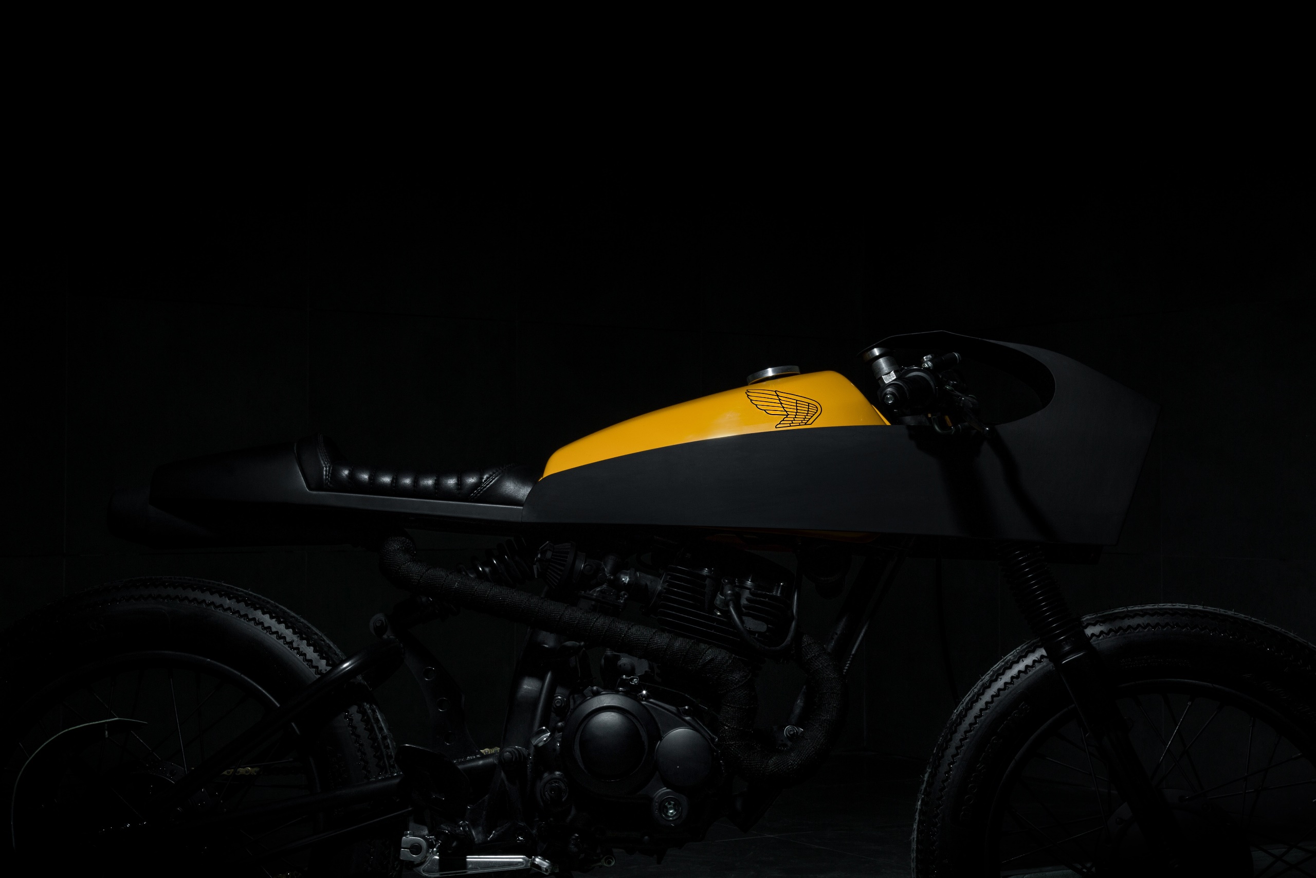 General 2560x1707 dark simple background black background vehicle motorcycle Honda Japanese motorcycles