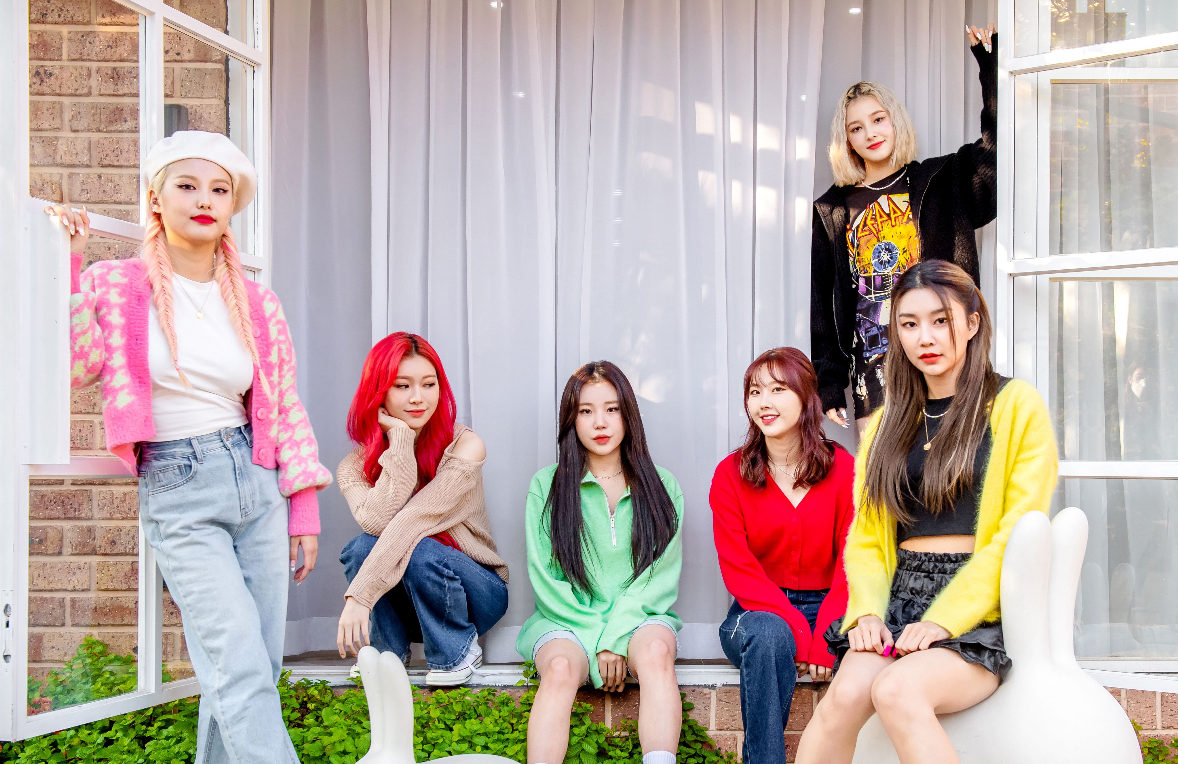 People 4092x2652 Momoland K-pop women Asian colorful makeup sitting leaning looking at viewer group of women
