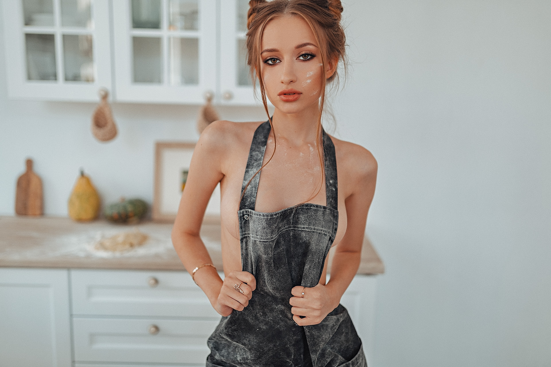 People 1920x1280 Grigoriy Lifin women brunette makeup eyeliner looking at viewer sideboob holding clothes flour messy kitchen frontal view flour covered indoors model partially clothed apron naked apron