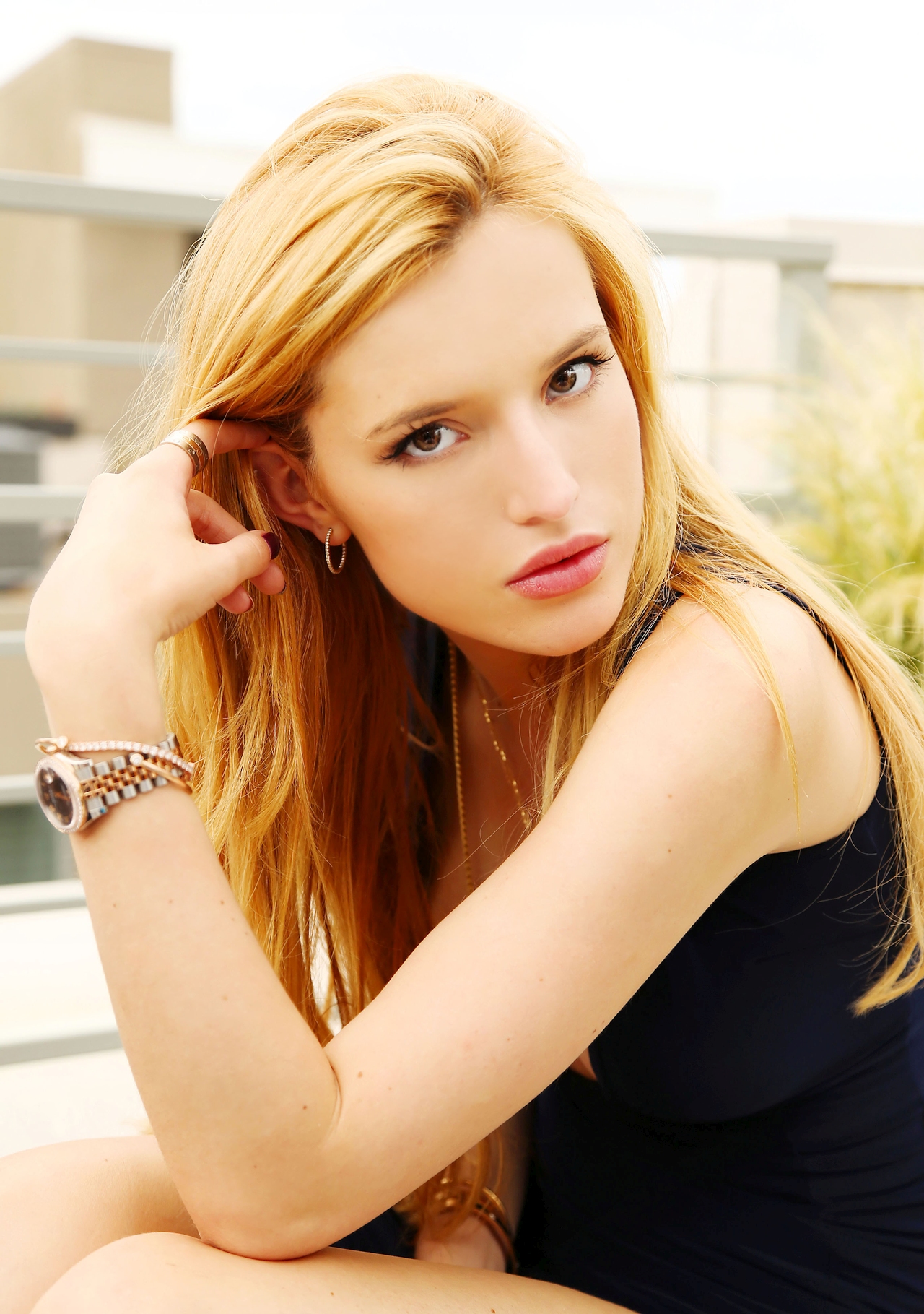 People 1280x1819 Bella Thorne women singer actress blonde long hair outdoors necklace face wristwatch makeup lipstick looking at viewer model earring dyed hair American women portrait display