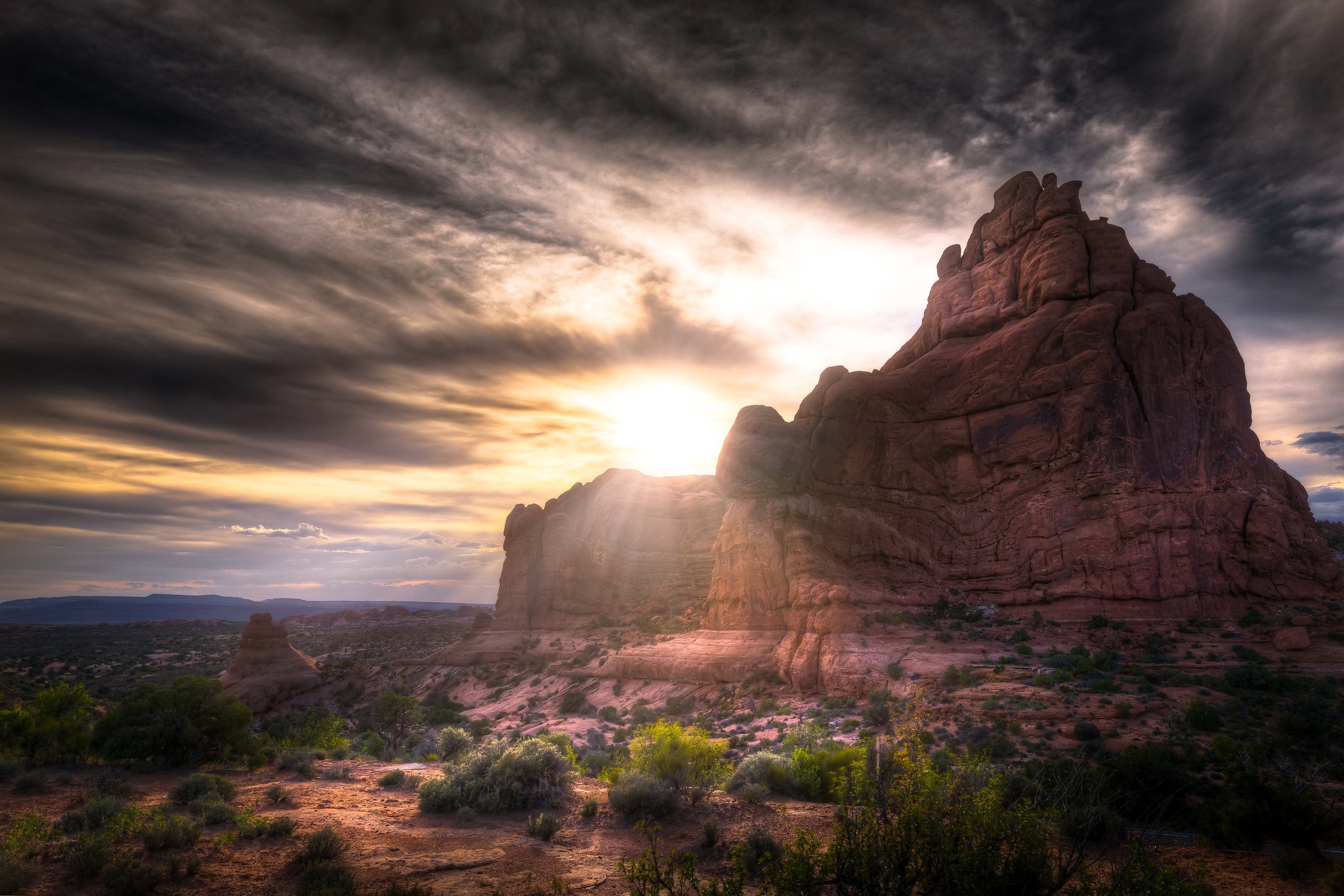 General 2048x1366 Colorado USA Arches National Park nature landscape rocks rock formation shrubbery sunlight clouds