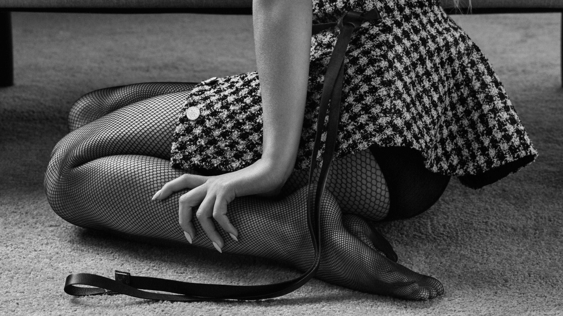 People 1920x1080 women monochrome Ariana Grande feet fishnet panties pointed toes