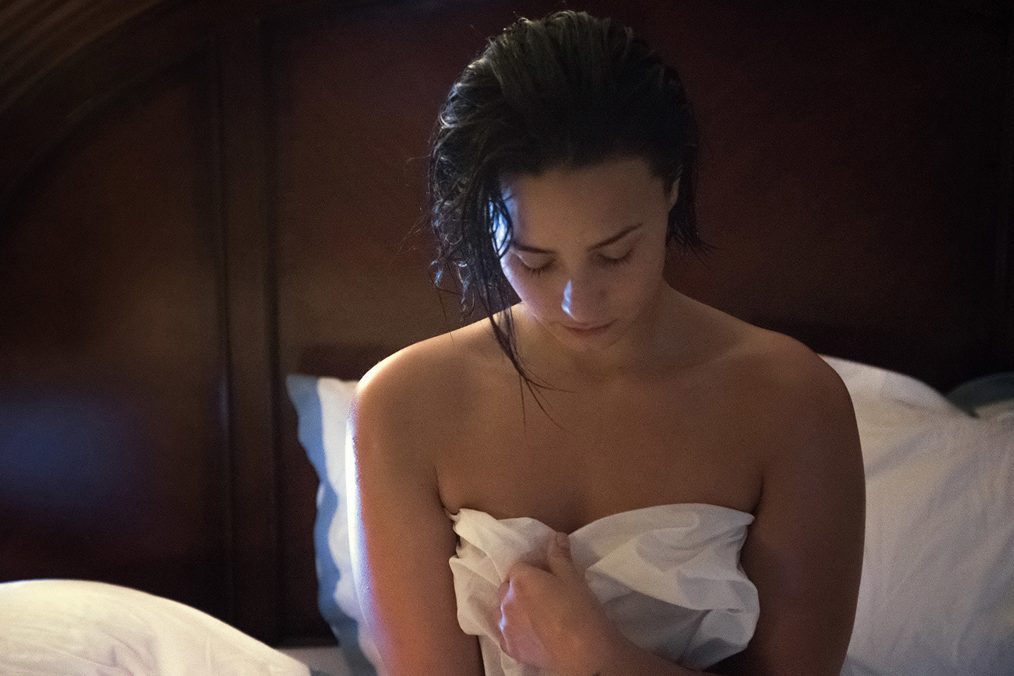 People 1440x960 Demi Lovato model celebrity wet body wet hair women