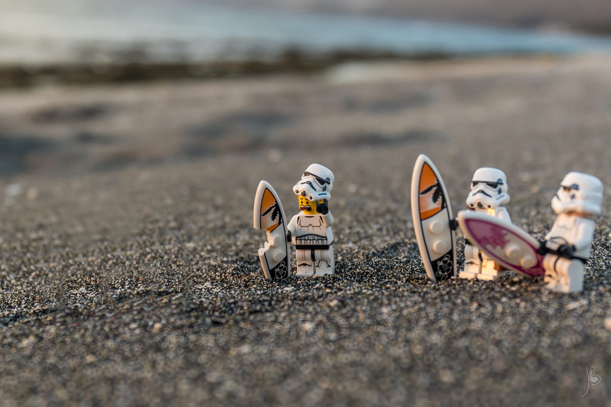 General 2048x1366 LEGO Star Wars humor toys sand depth of field gray surfboards Star Wars Humor figurines closeup miniatures
