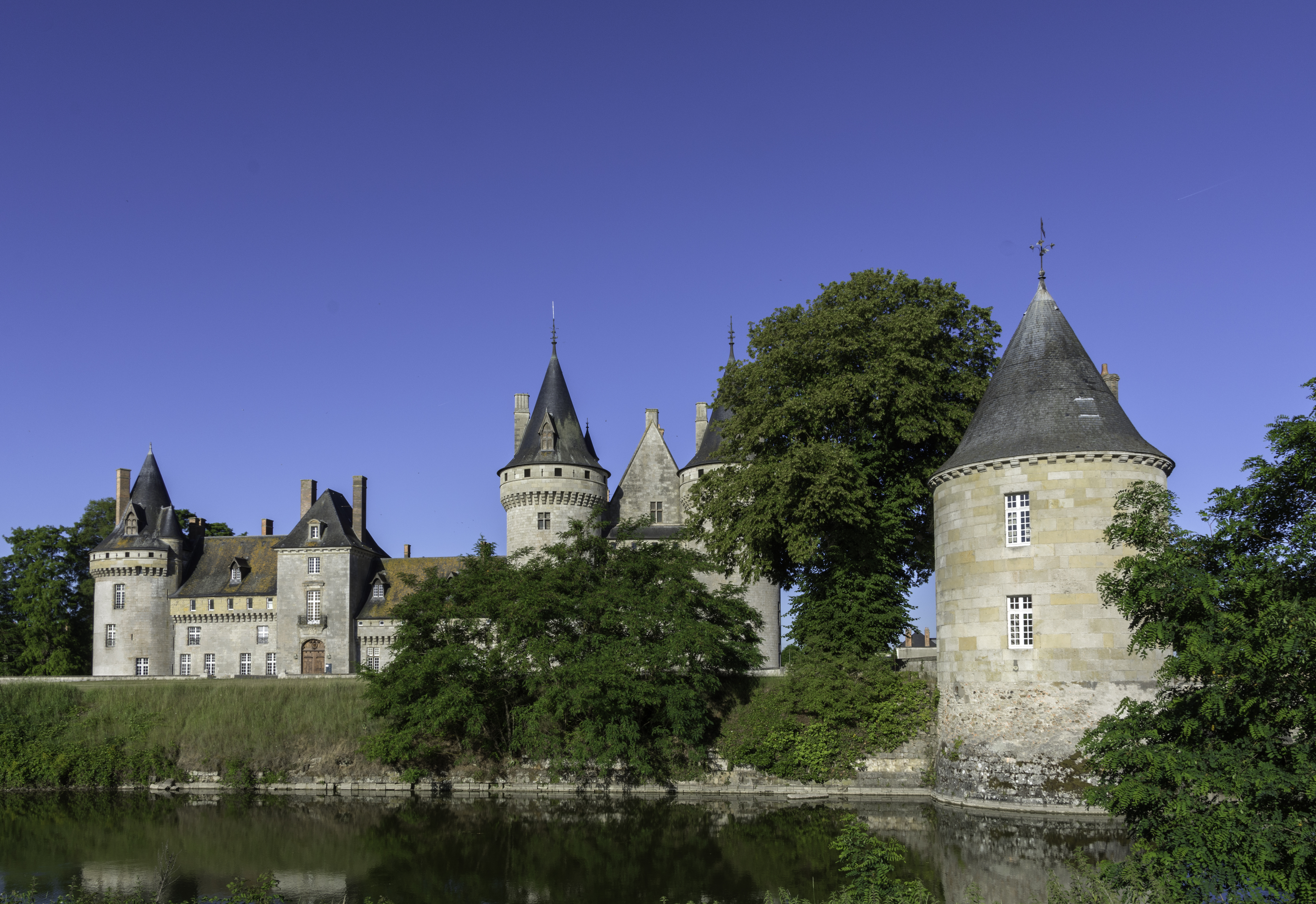 General 5569x3828 landscape nature castle water tower sky blue Loire France landmark