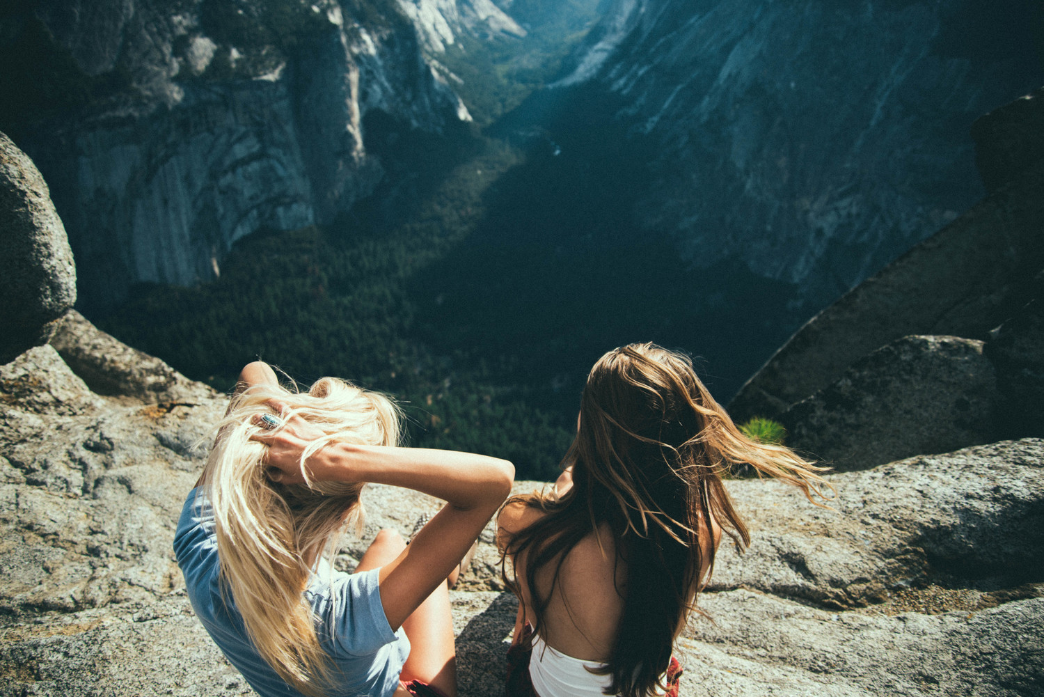 People 1500x1001 women women outdoors photography Noel Alvarenga landscape mountains hands on head Chill Out model looking into the distance brunette