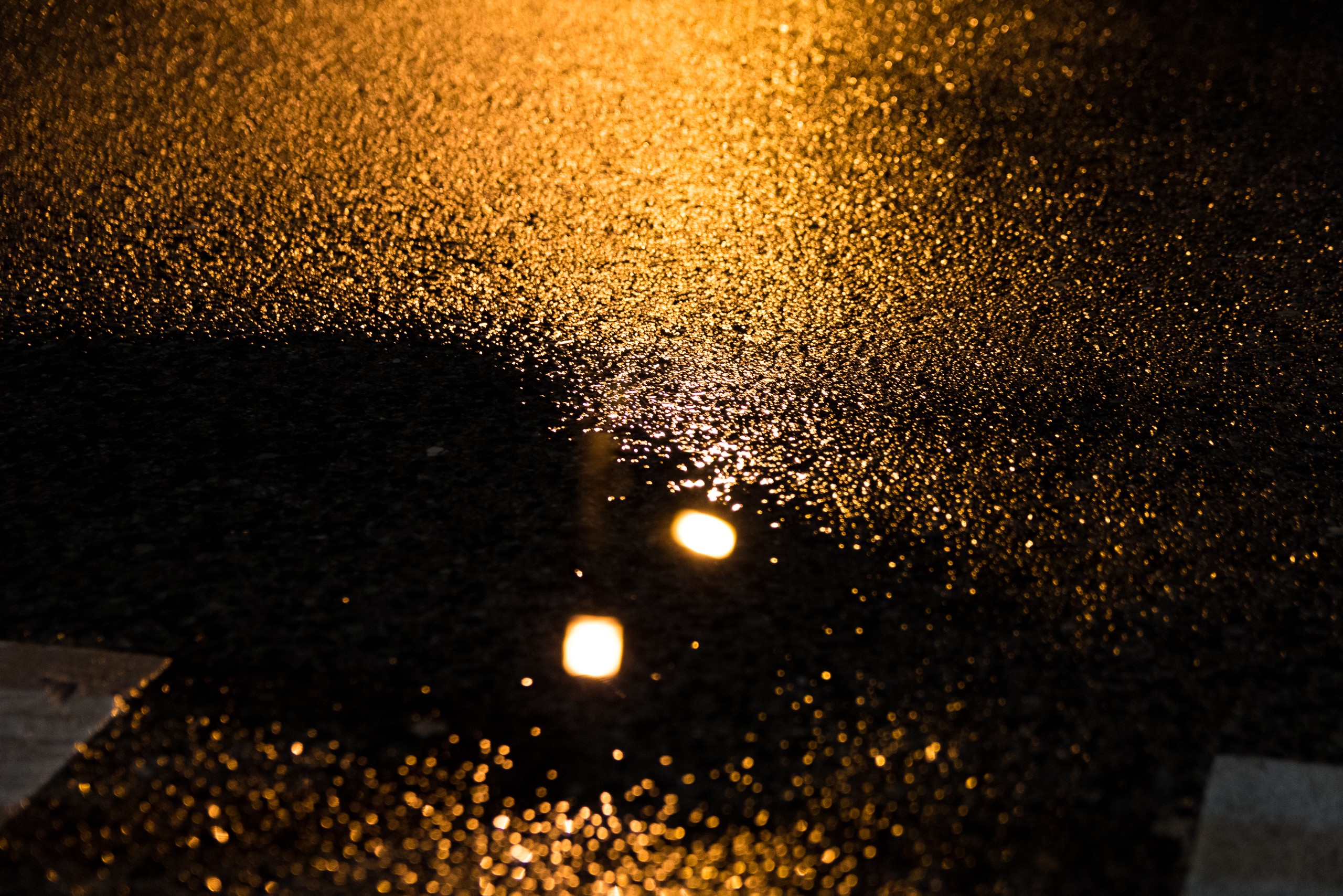 General 2560x1707 street light wet street asphalt yellow