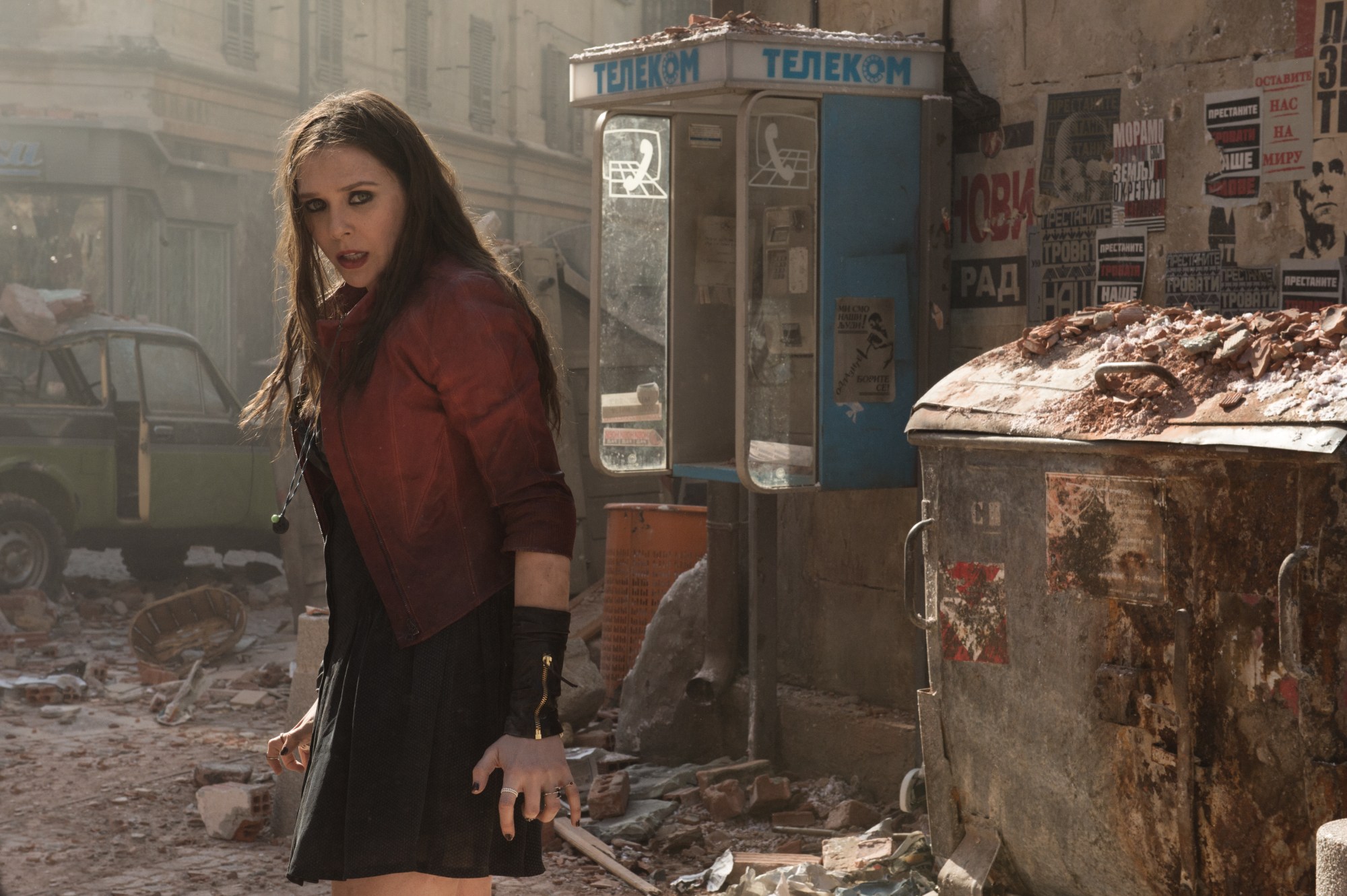 People 2000x1331 Elizabeth Olsen  movies Marvel Cinematic Universe red jackets women