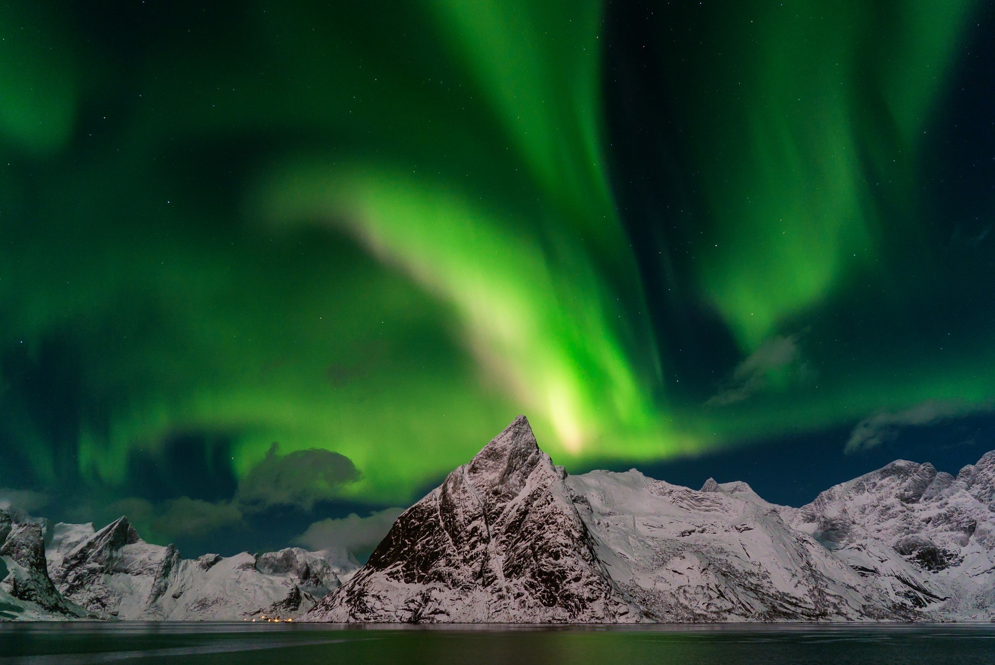 General 2048x1368 Arctic landscape green sky Norway aurorae mountains snow ice night nature