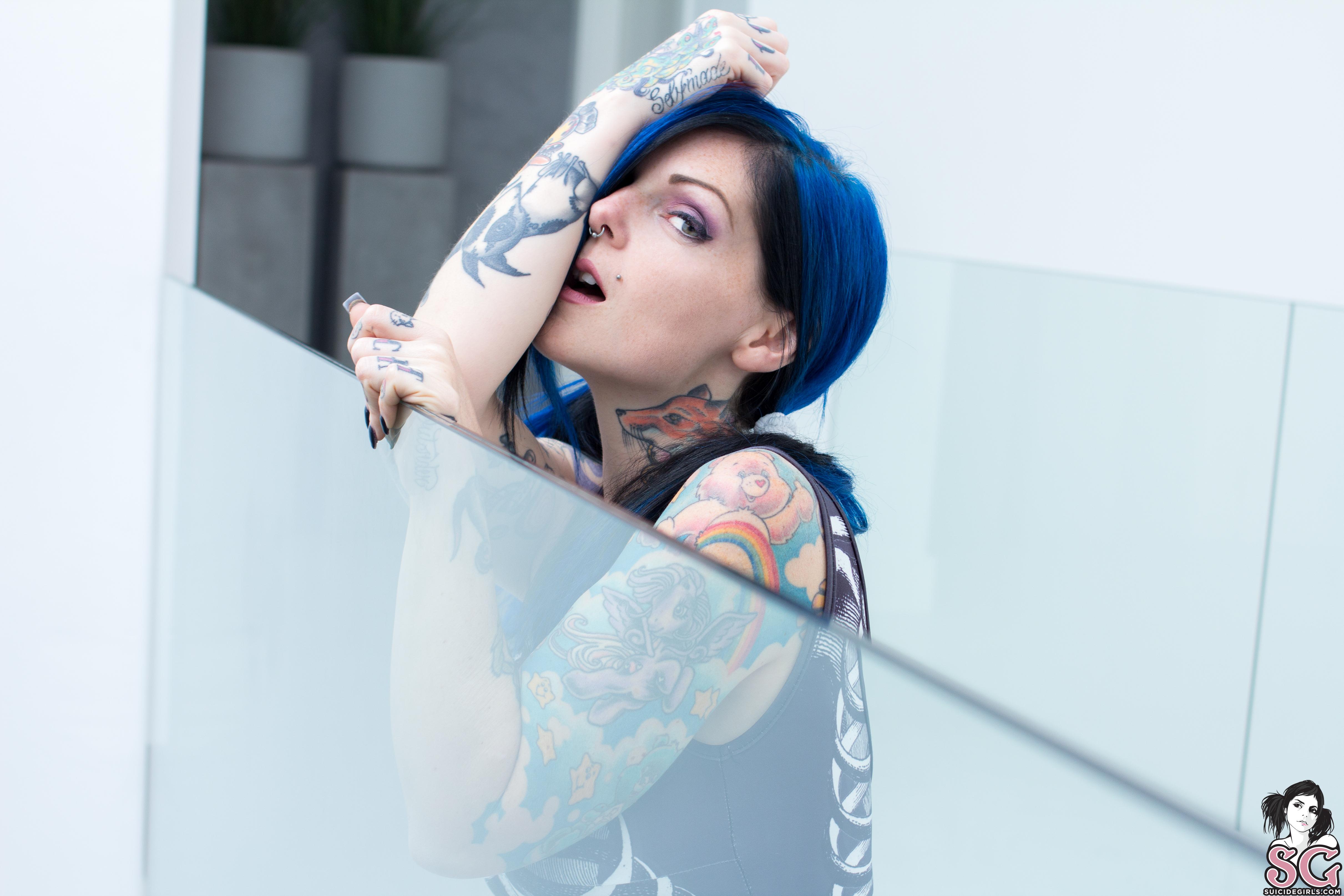 Riae Suicide Dyed Hair Blue Hair Italian Italian Women Women Piercing Suicide Girls 