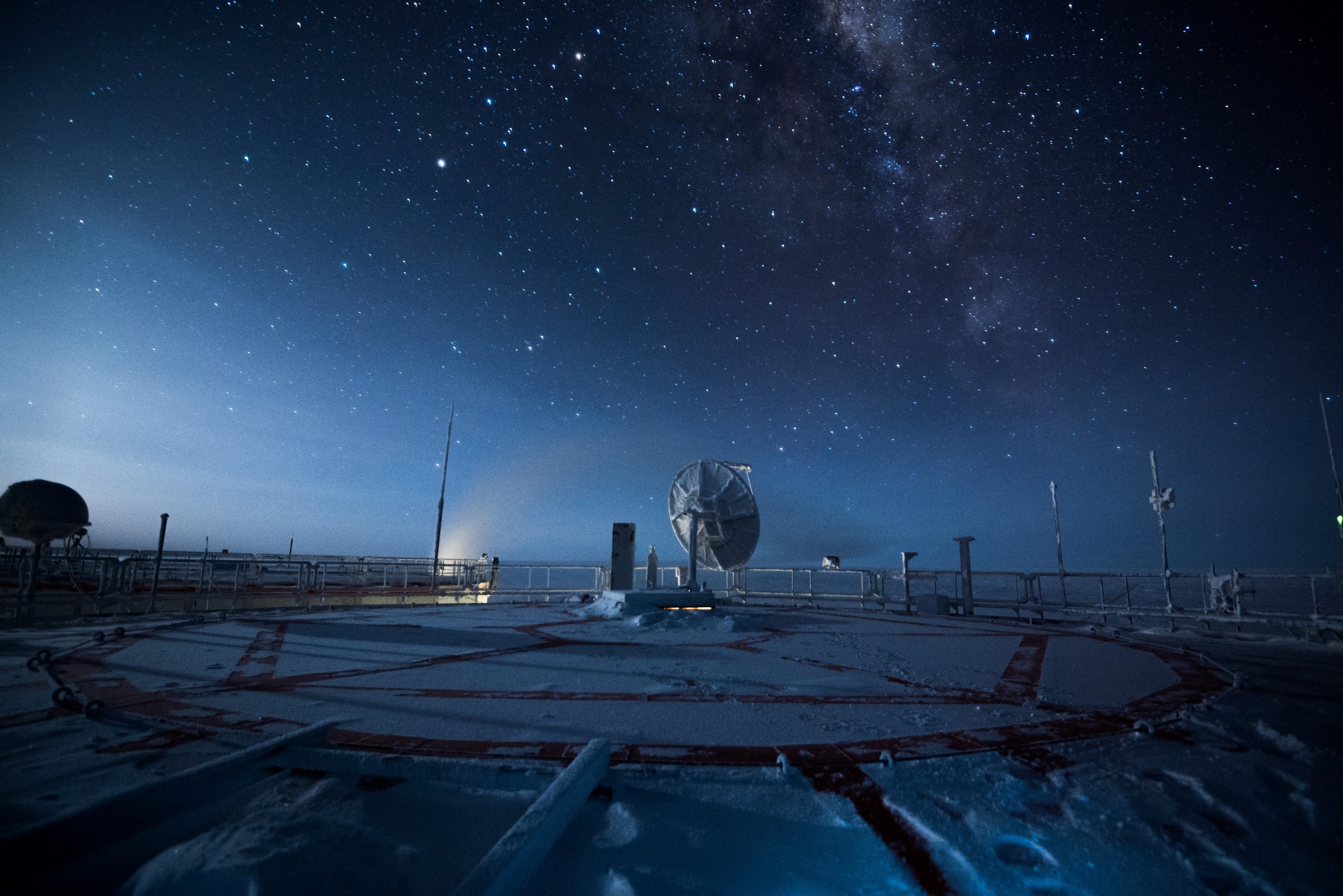 General 2914x1945 nature landscape clear sky night Concordia Research Station Antarctica snow ice Milky Way stars lights satellite technology science starry night