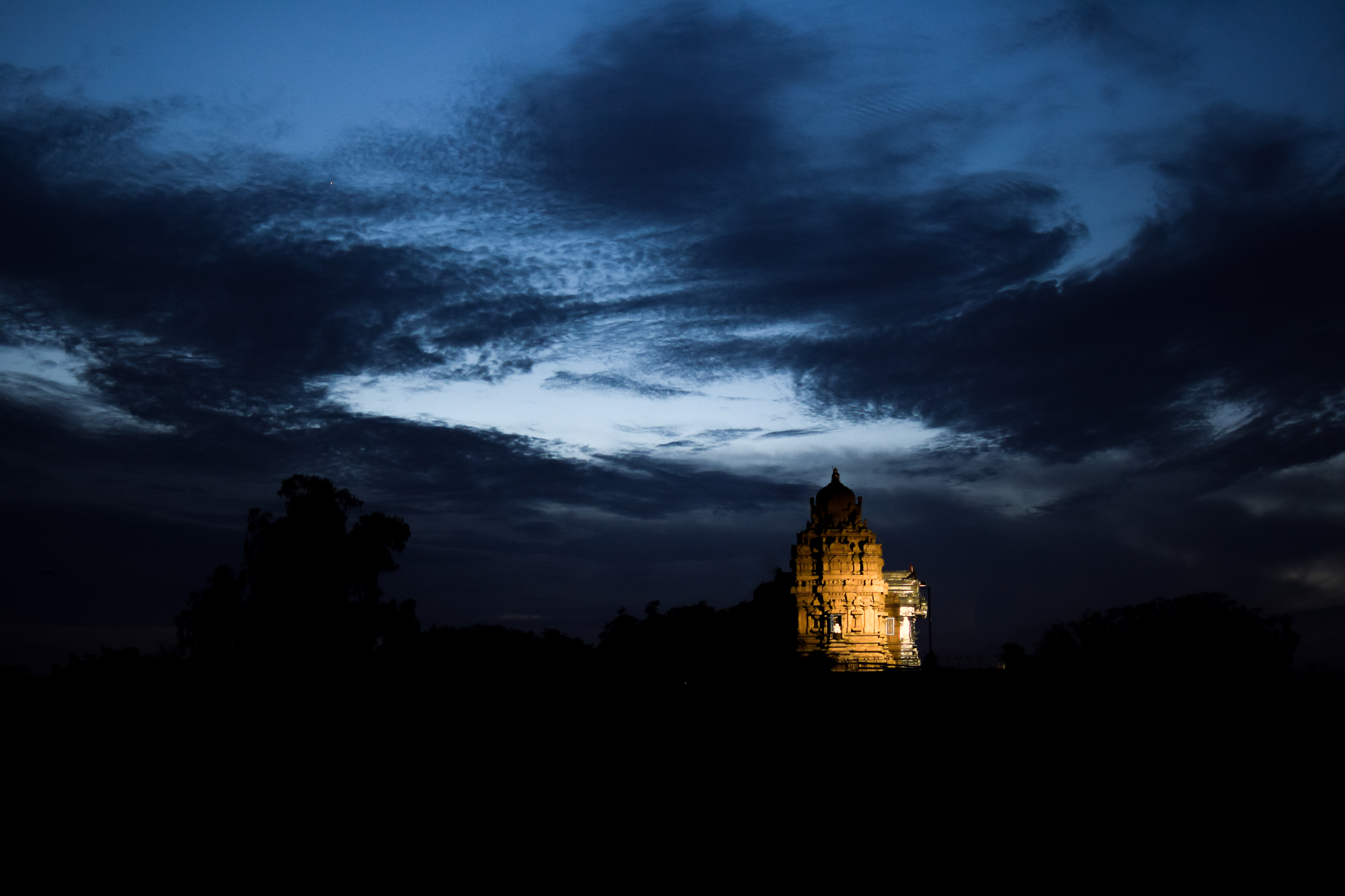 General 6000x4000 India temple sky night clouds low light