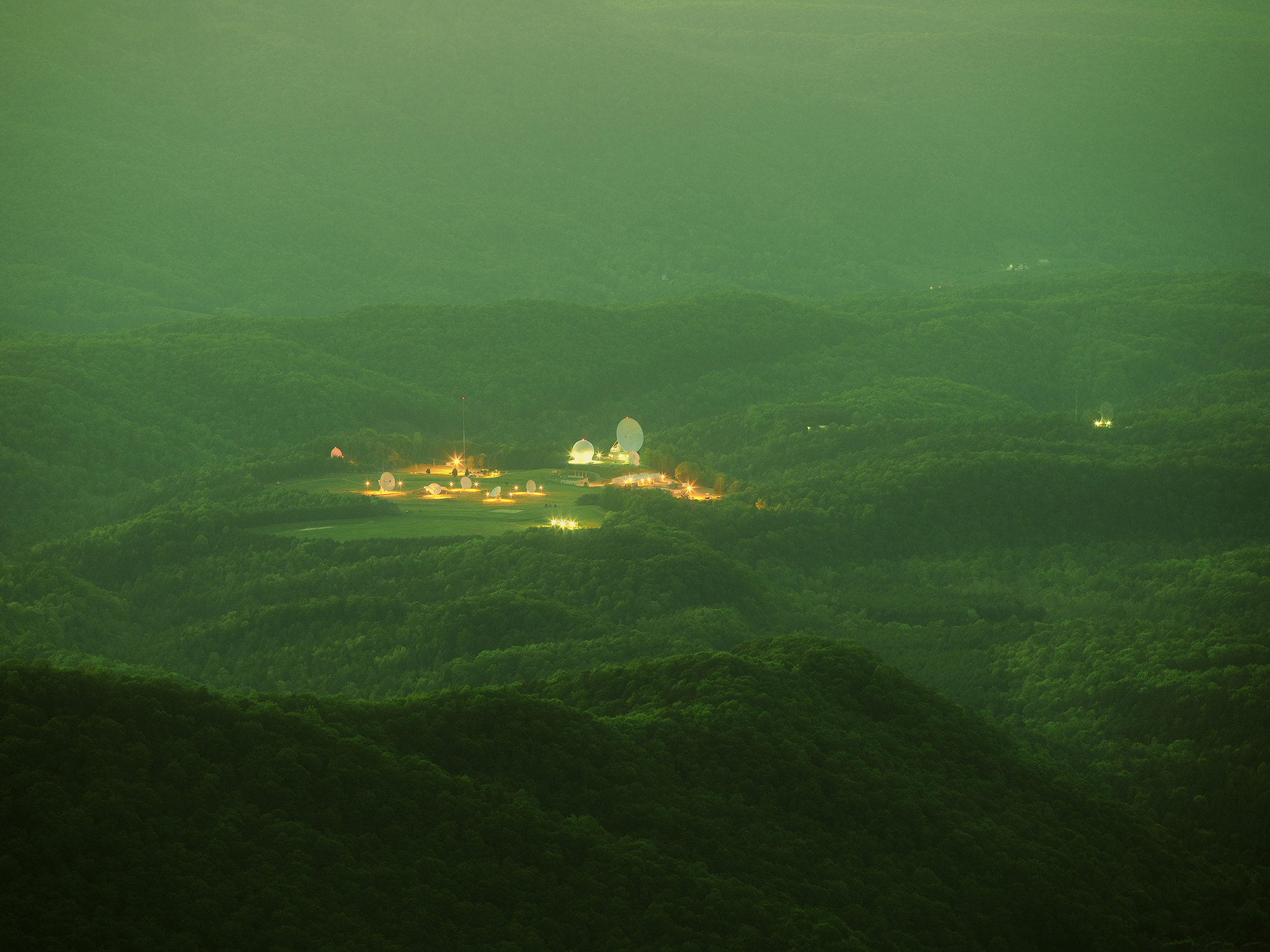 General 2040x1530 antenna green mist forest hills