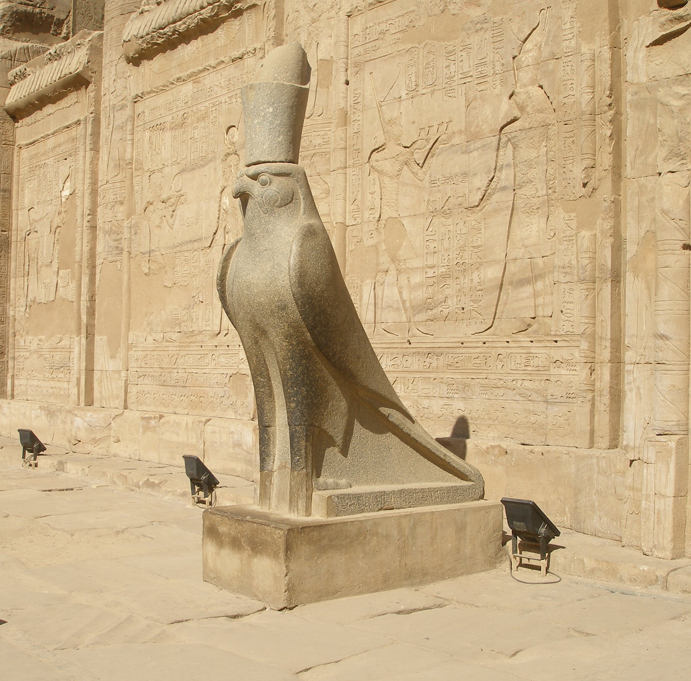 General 2332x2298 Horus (deity) Egypt statue history