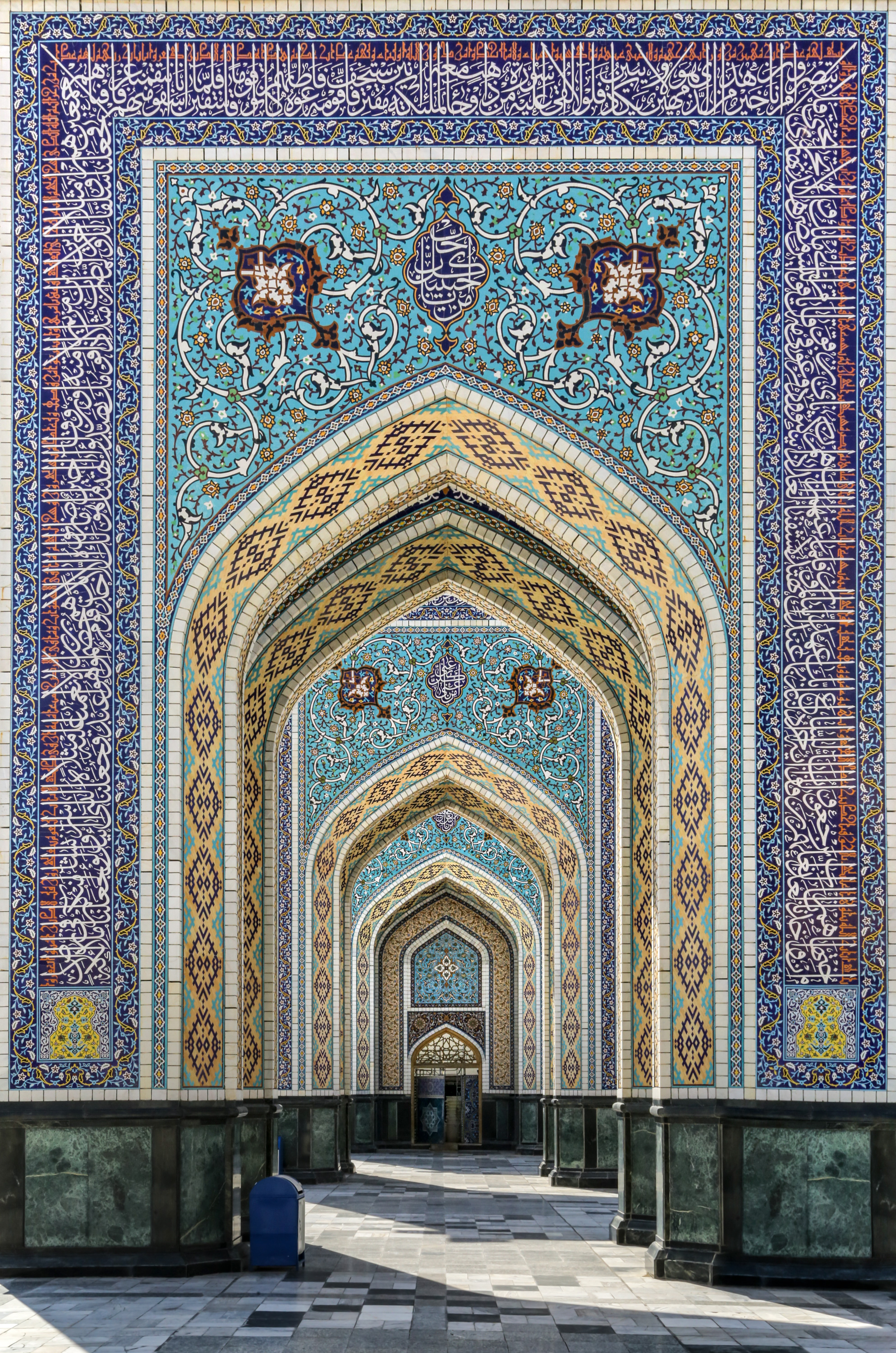 General 1987x3000 Iran architecture pattern