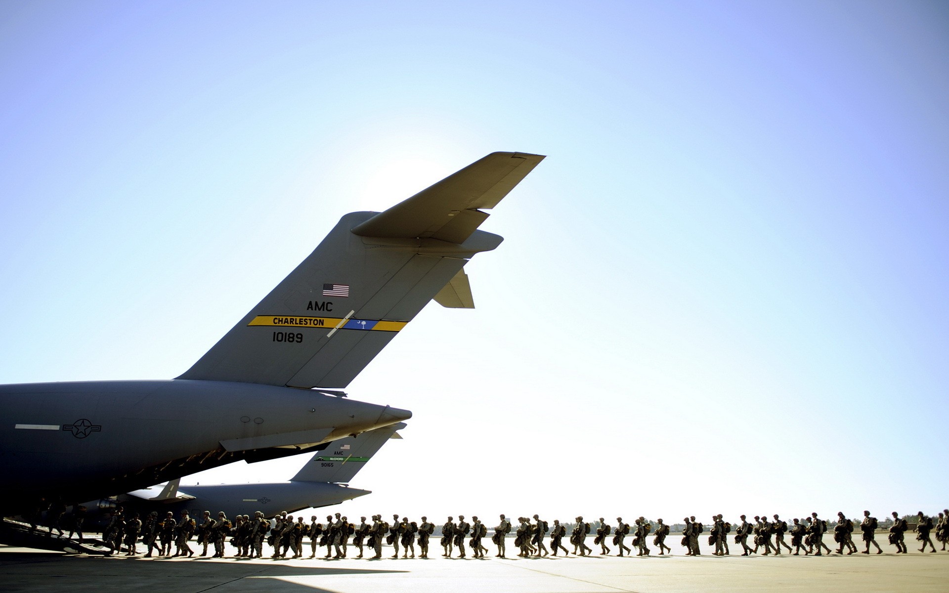 People 1920x1200 US Air Force military aircraft soldier aircraft airplane people line-up Boeing C-17 Globemaster III