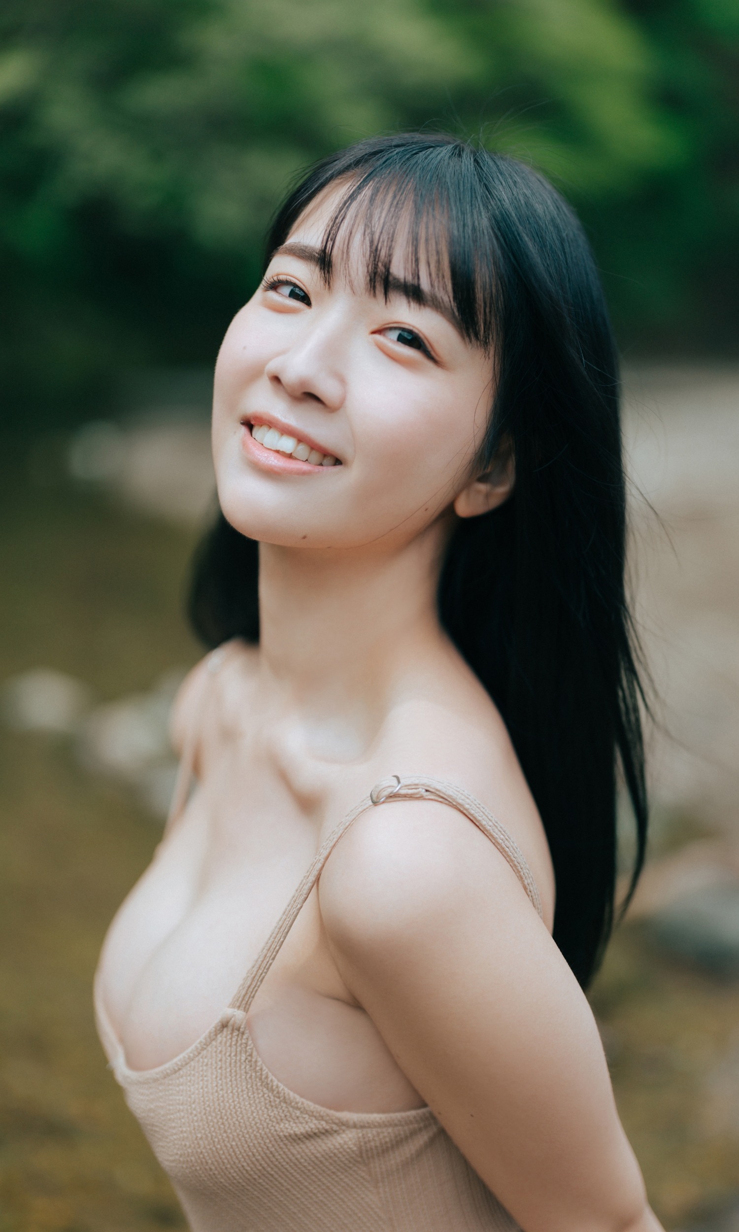 People 1500x2500 Japanese Asian women Amau Kisumi cleavage no bra