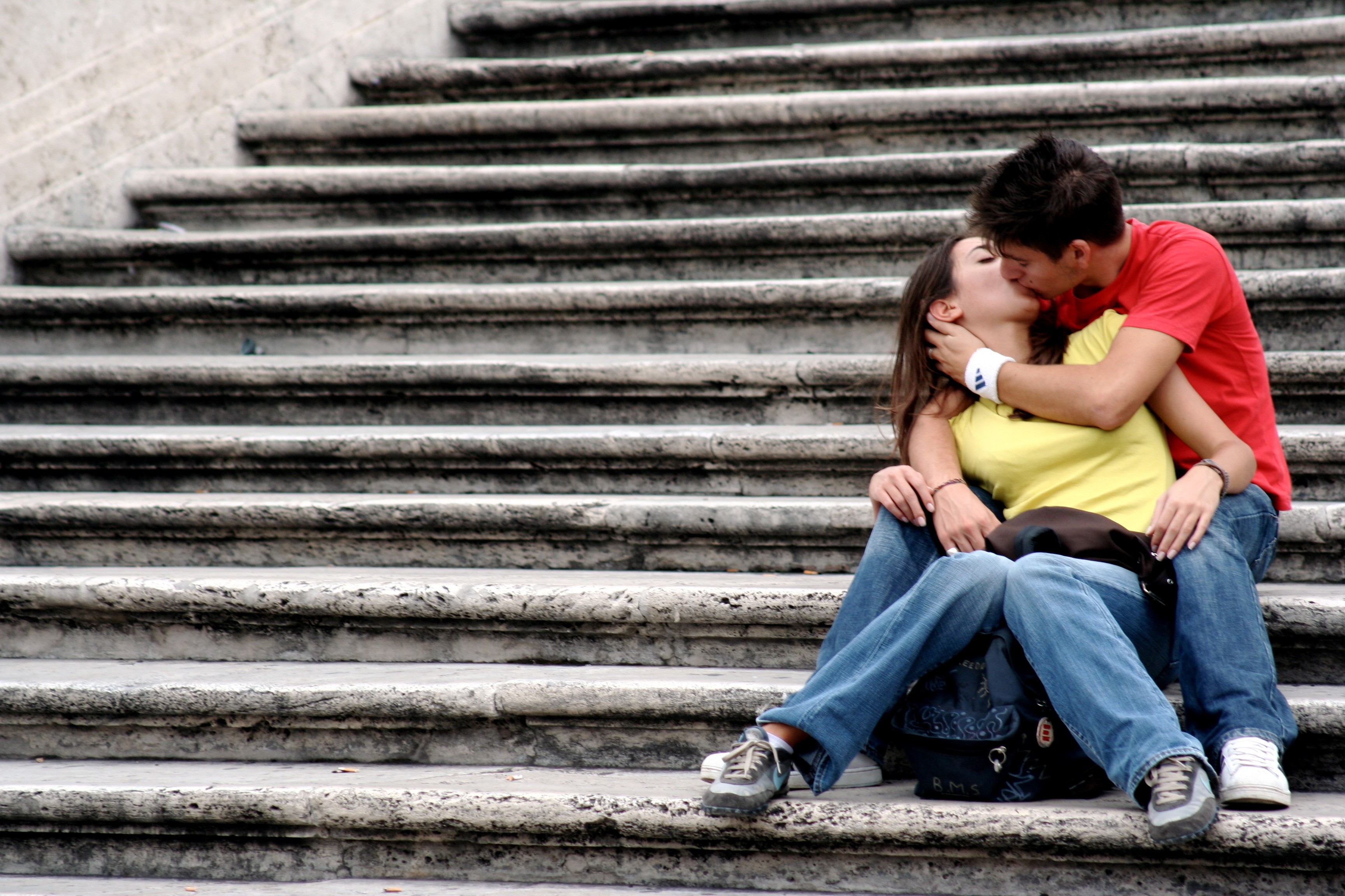 People 3456x2304 couple kissing stairs stone stairs T-shirt women men urban knees together brunette women outdoors