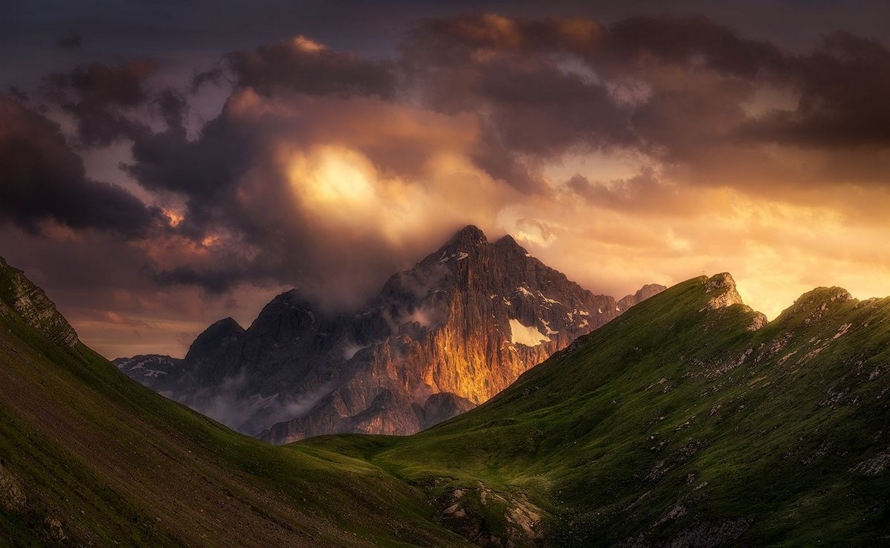 General 1300x800 photography landscape nature mountains sunrise grass clouds Dolomites Italy sunlight