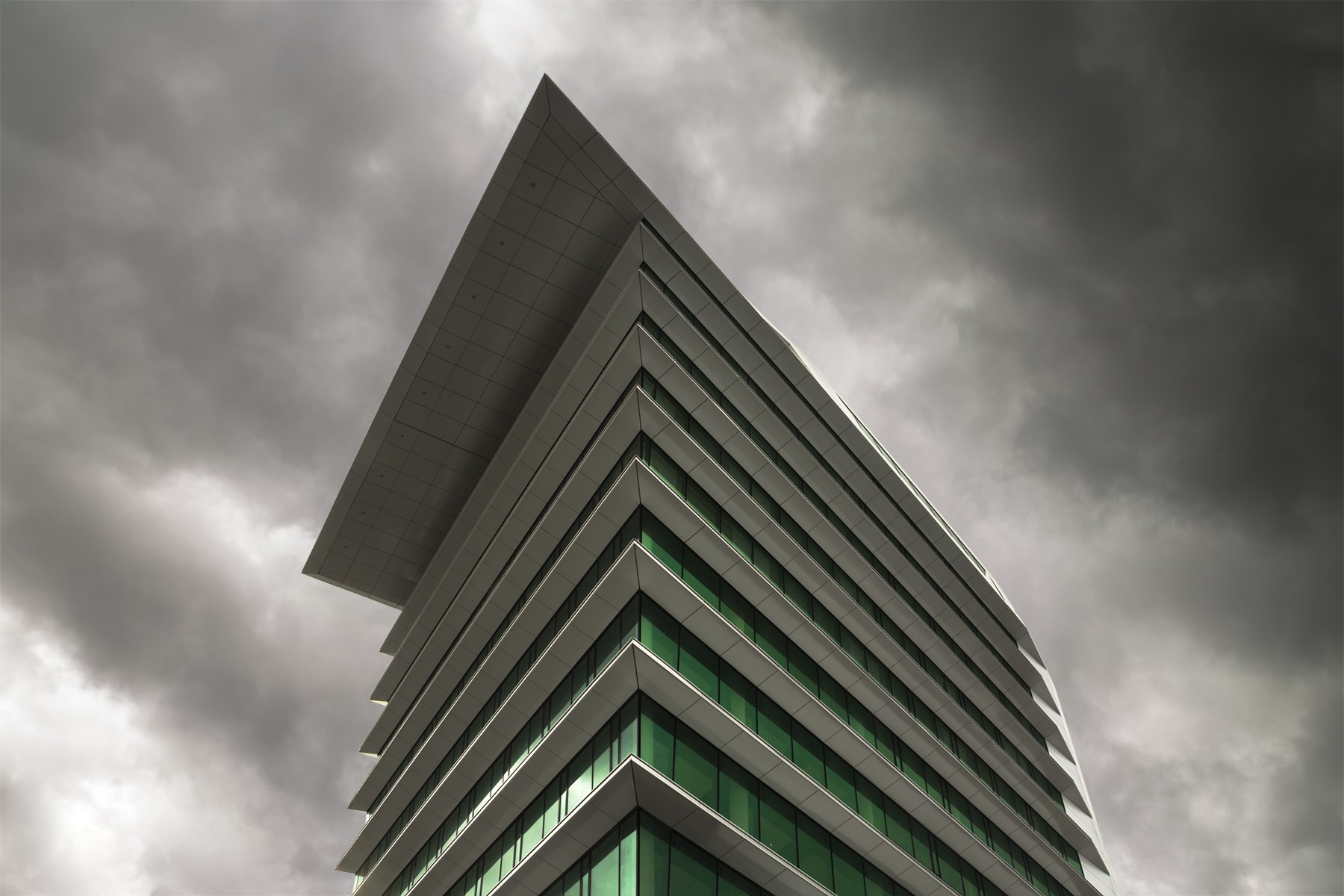 General 1800x1200 photography architecture building skyscraper clouds storm minimalism glass facade