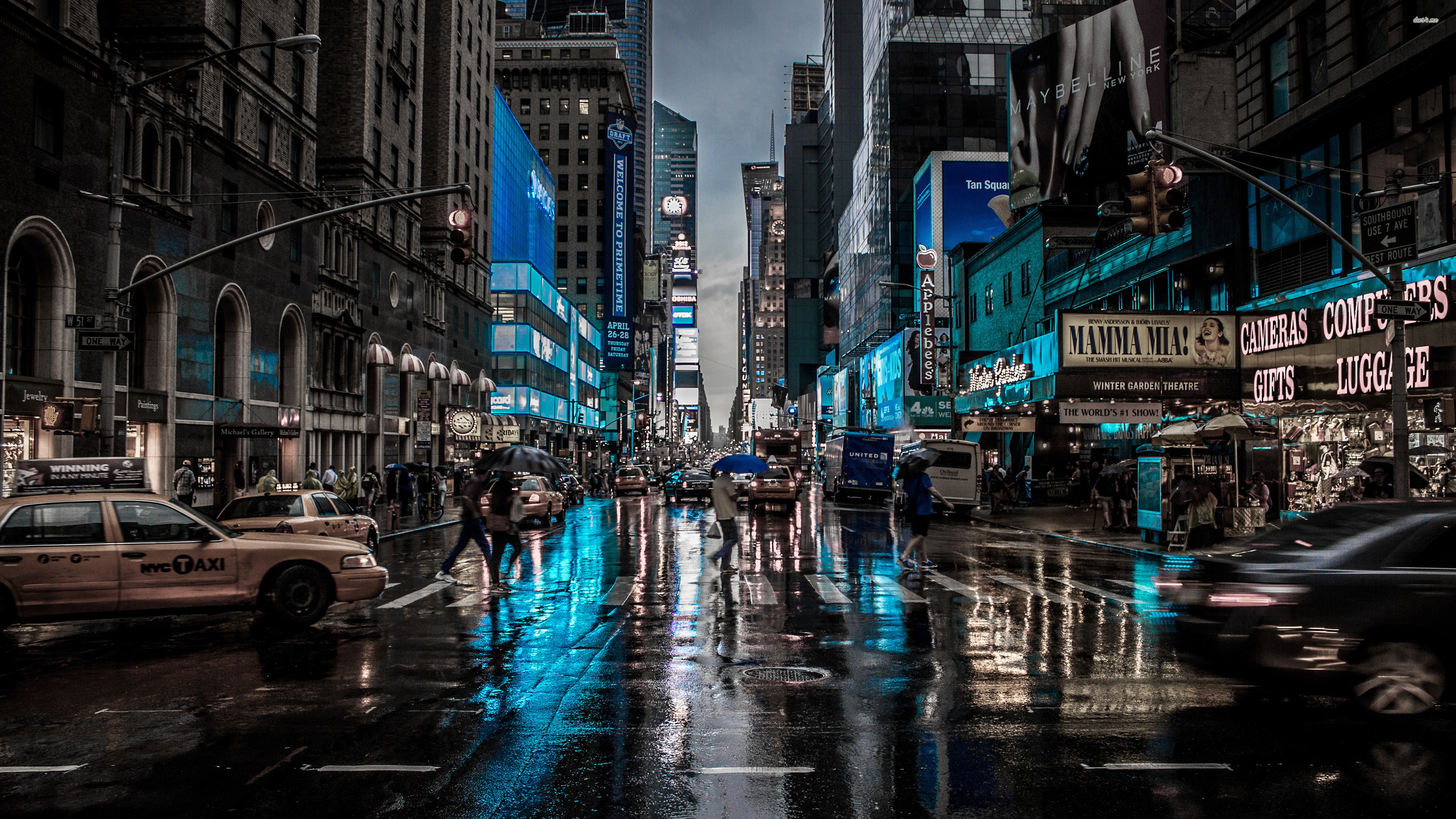 General 3840x2160 city New York City rain cityscape street wet street selective coloring USA people taxi car vehicle umbrella