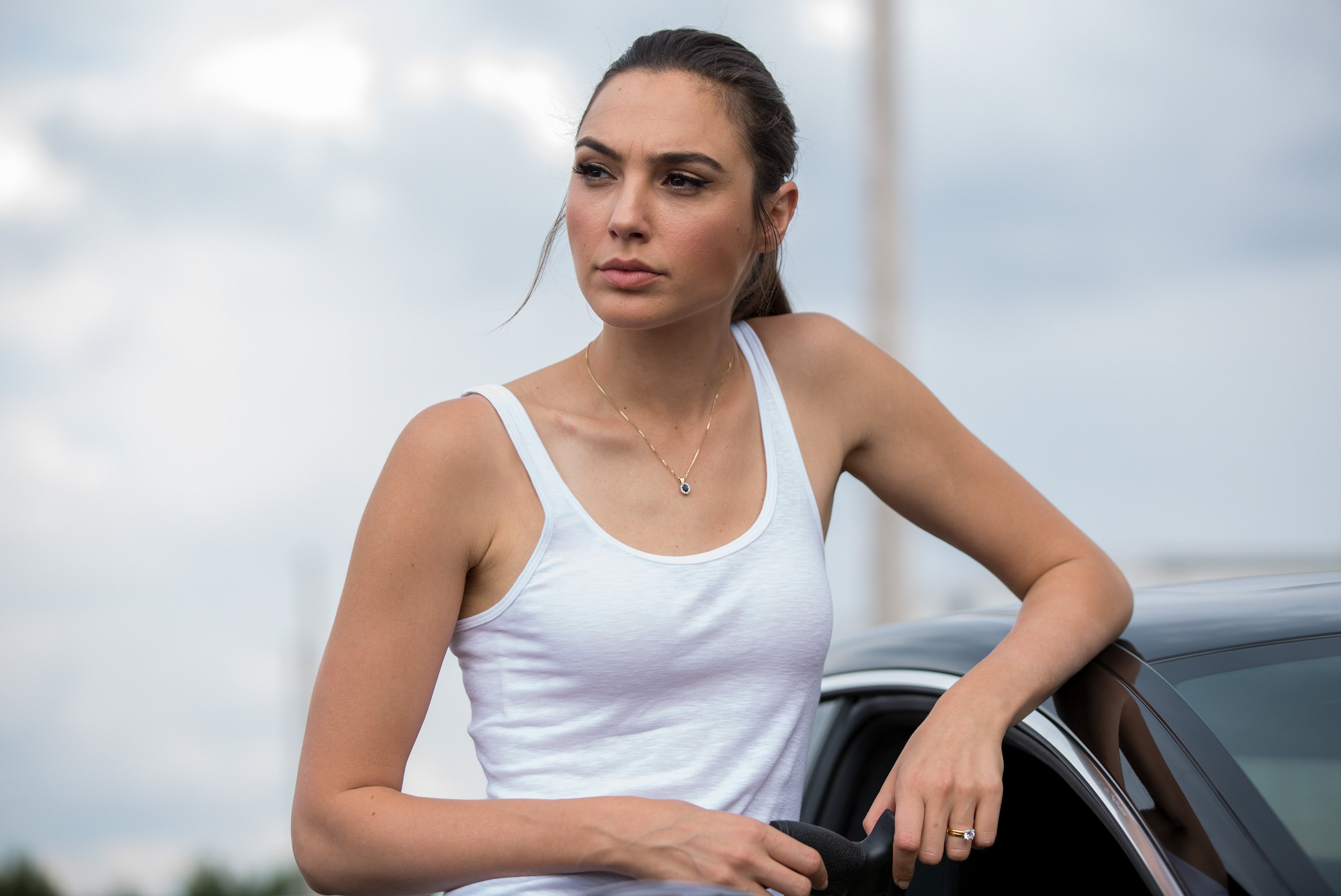People 4028x2692 Gal Gadot actress women tank top white tops Fast and Furious