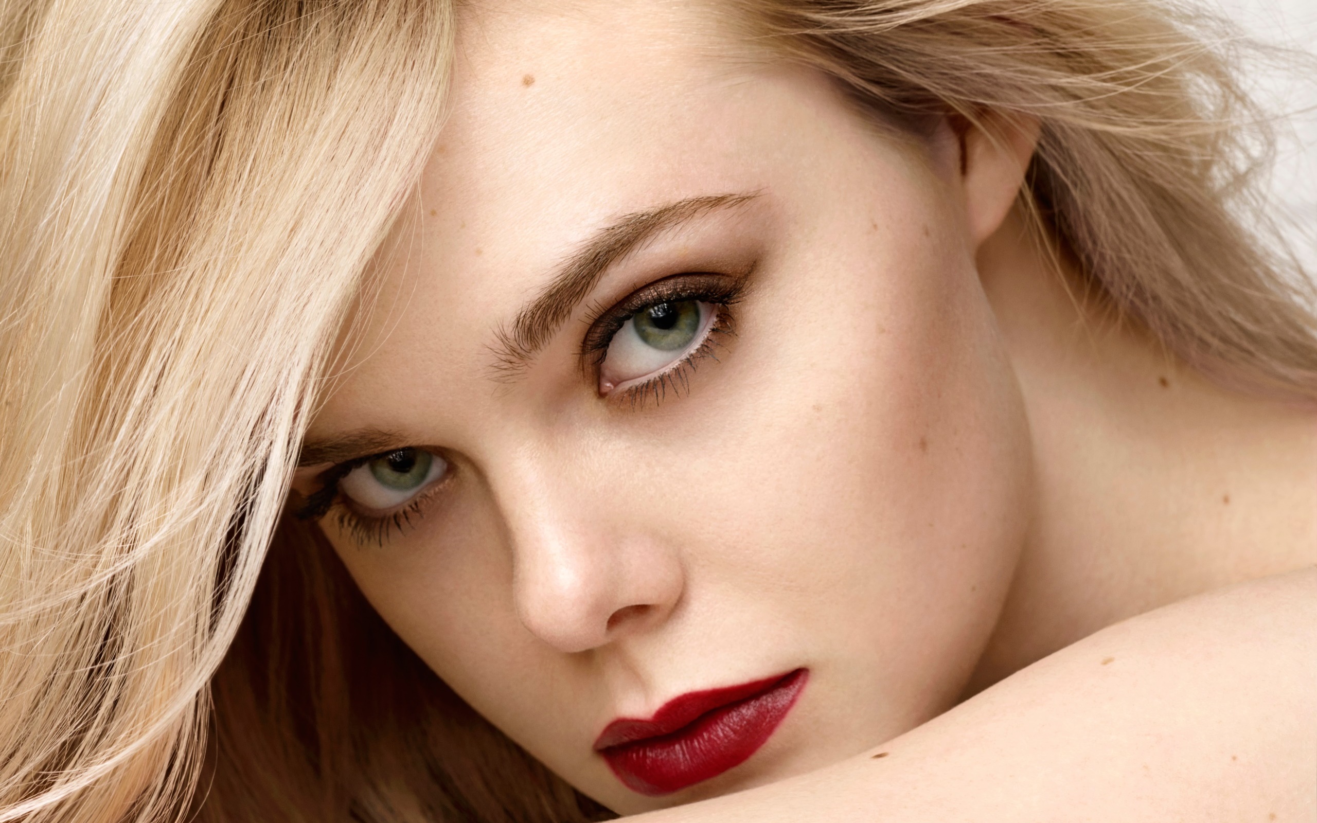 People 2560x1600 makeup red lipstick portrait face women Elle Fanning blonde actress celebrity closeup