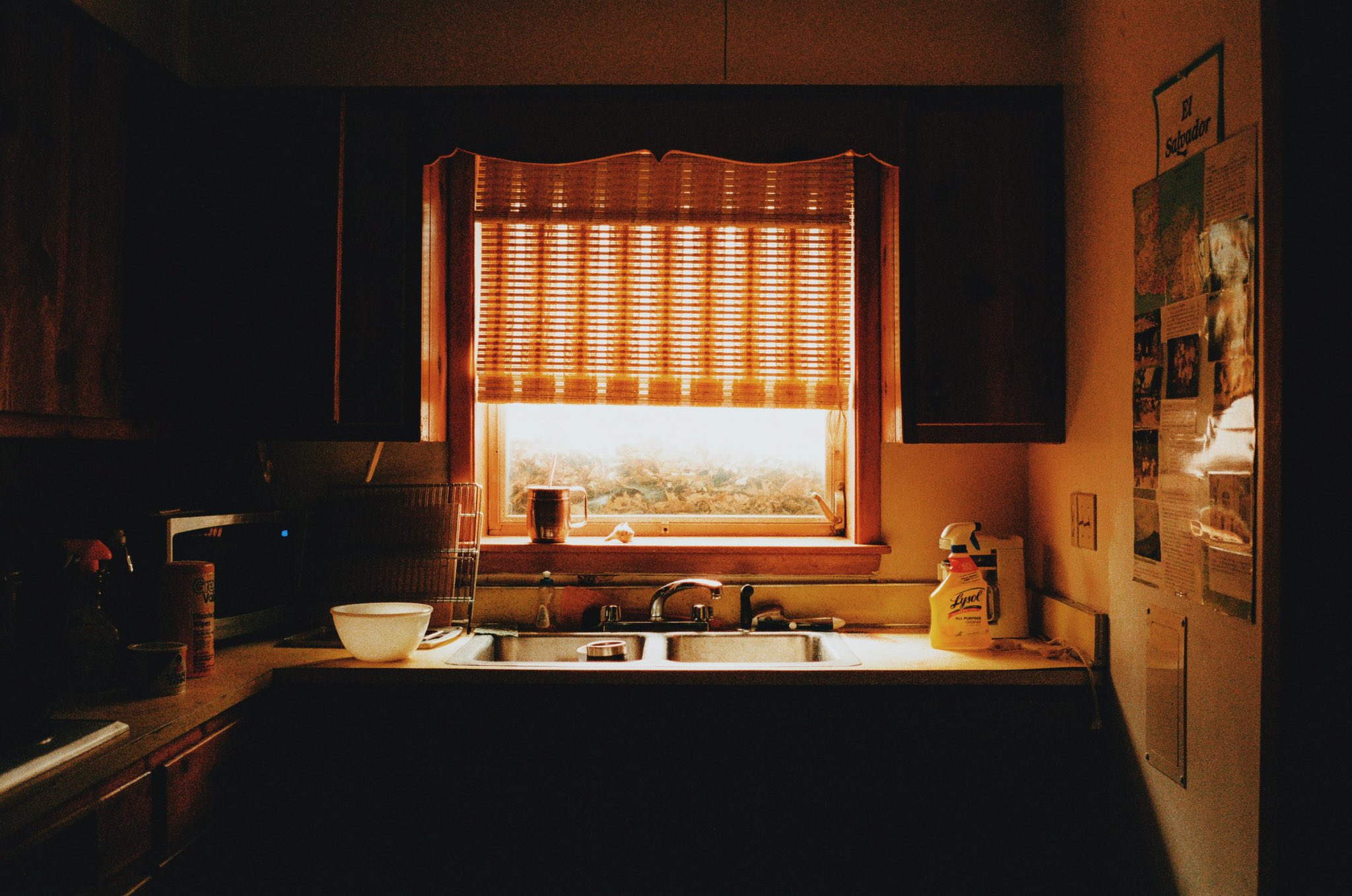 General 2048x1358 window kitchen sunset interior blinds low light