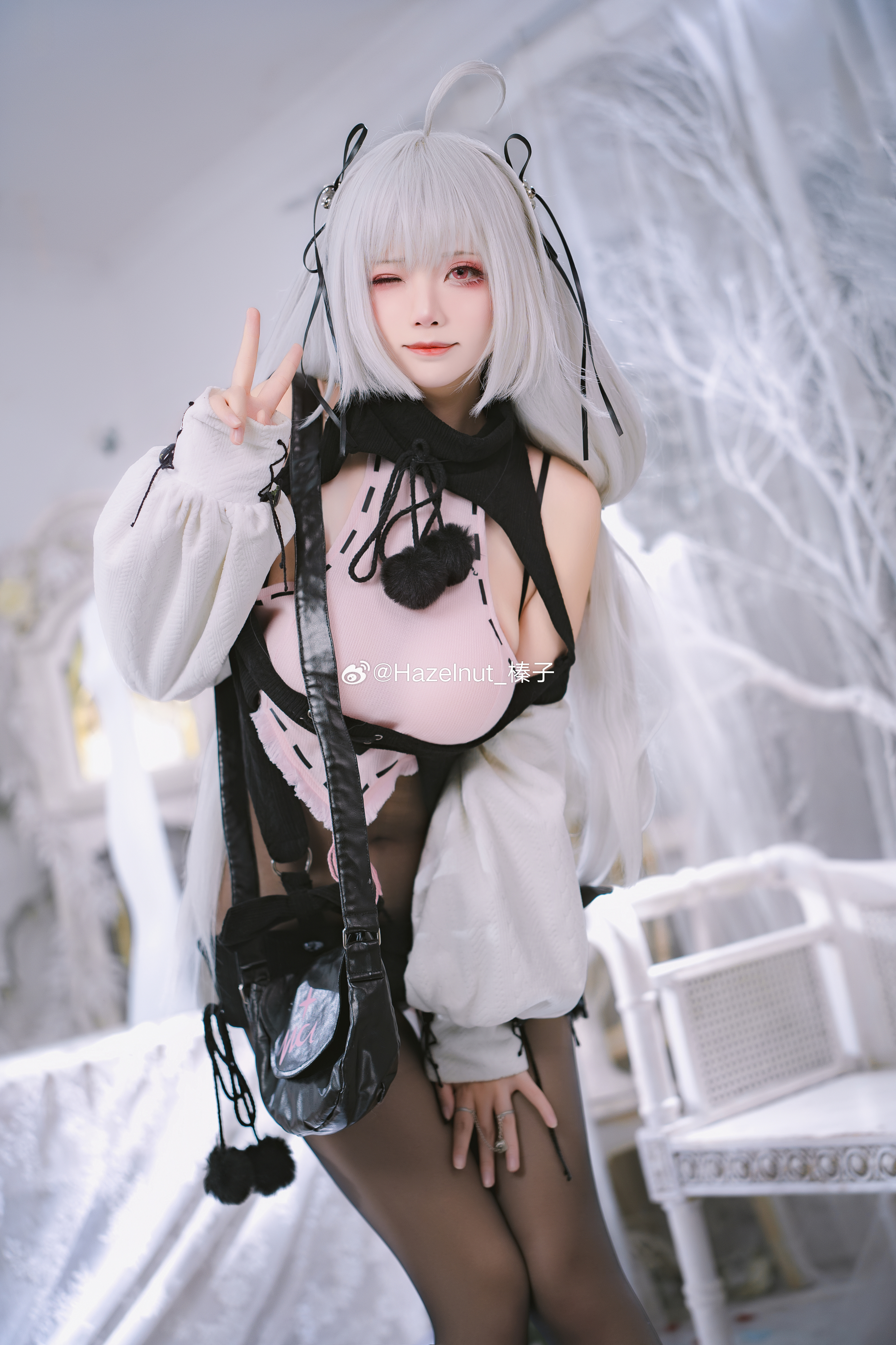 People 4000x6000 cosplay Asian women peace sign Hazelnut (cosplayer) portrait display standing long hair looking at viewer white hair one eye closed long sleeves leaning watermarked Weibo indoors women indoors closed mouth pink eyes hand on thigh purse hair ornament ahoge blurred blurry background