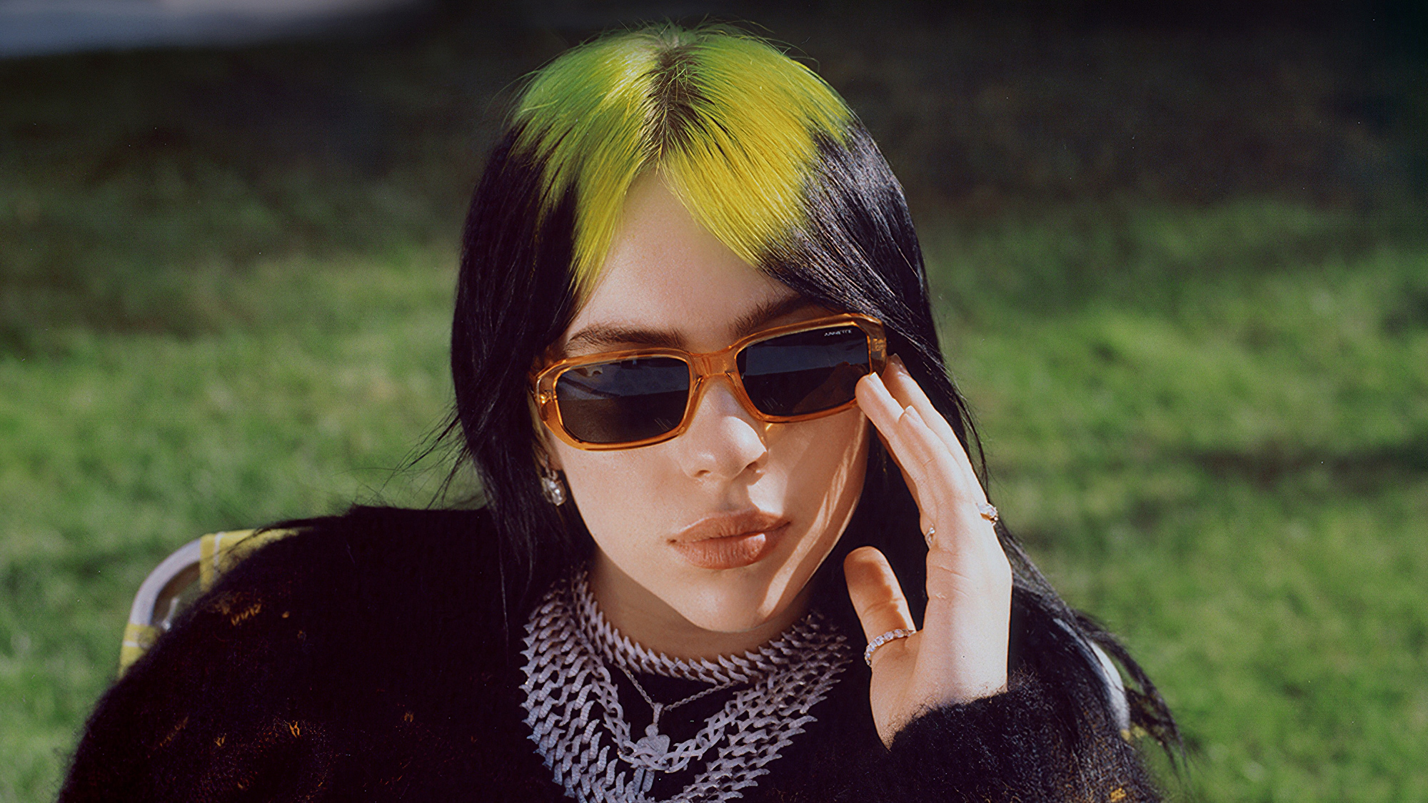People 2000x1125 Billie Eilish music women sunglasses women with shades dyed hair makeup women outdoors singer