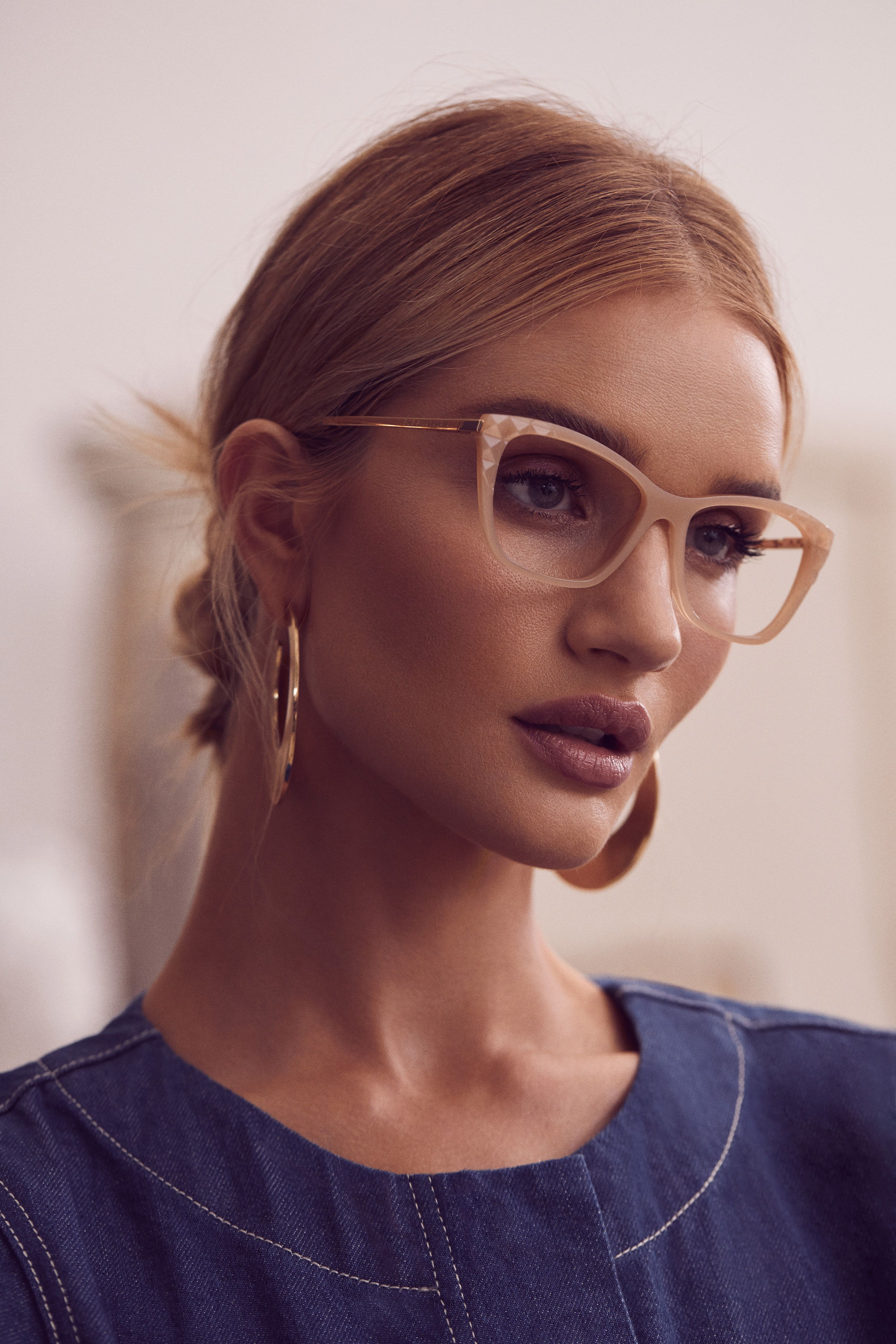 People 3000x4500 Rosie Huntington-Whiteley actress women model blonde women with glasses
