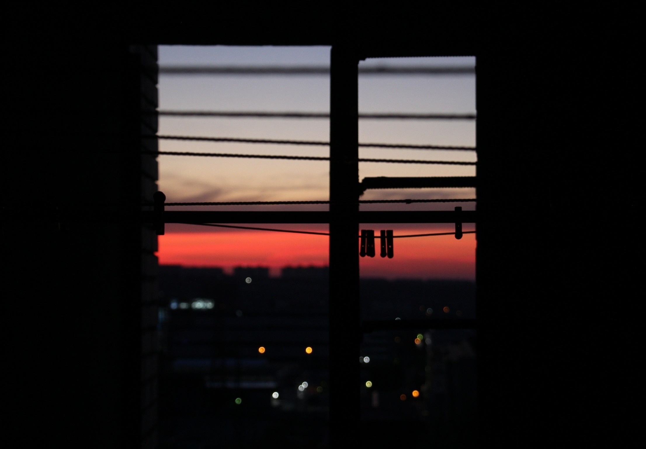 General 2212x1536 window city sunrise lights bokeh blurred clothespin