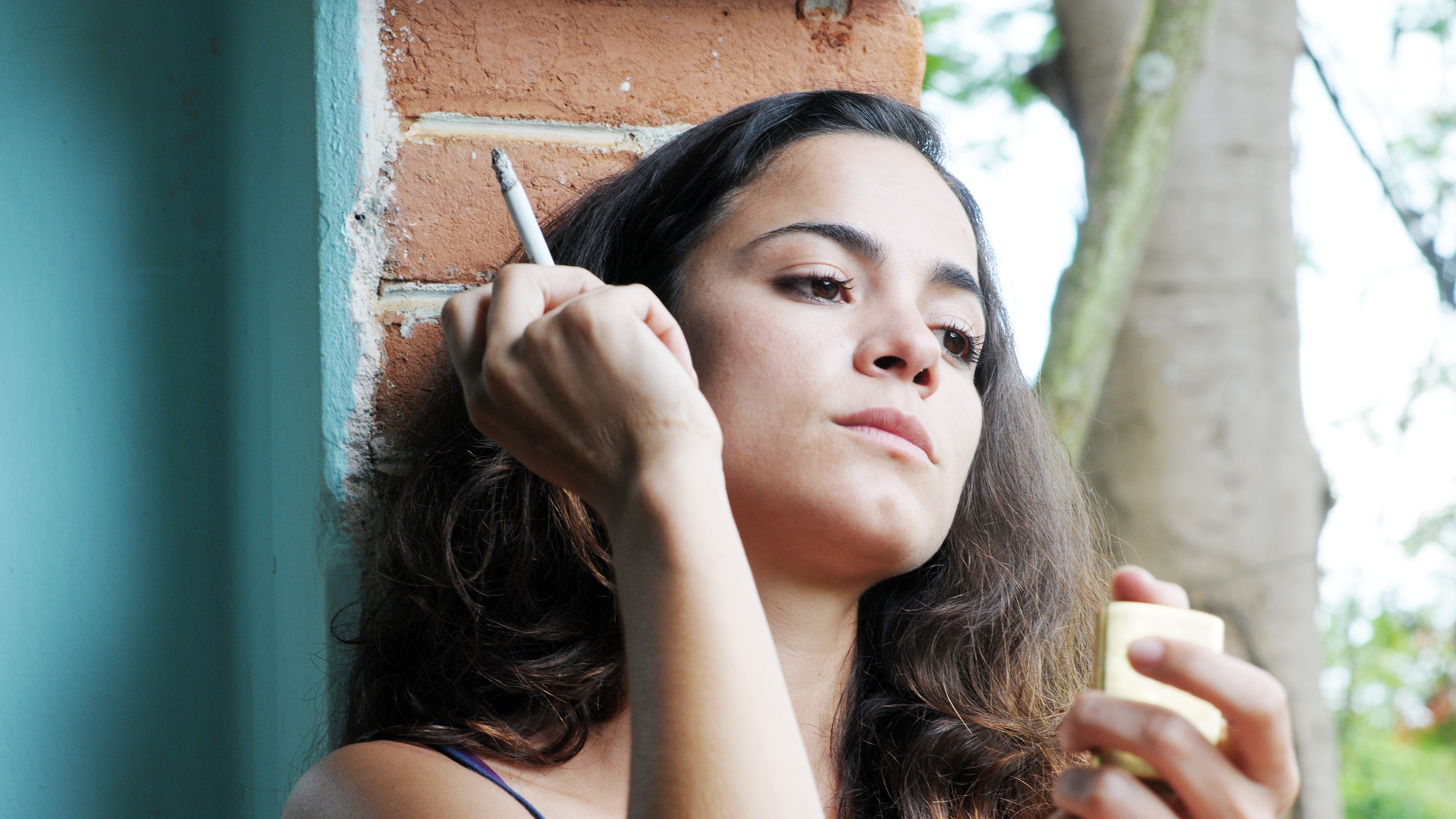 People 3840x2160 Alice Braga brunette Latinas Brazilian looking away smoking women cigarettes closeup