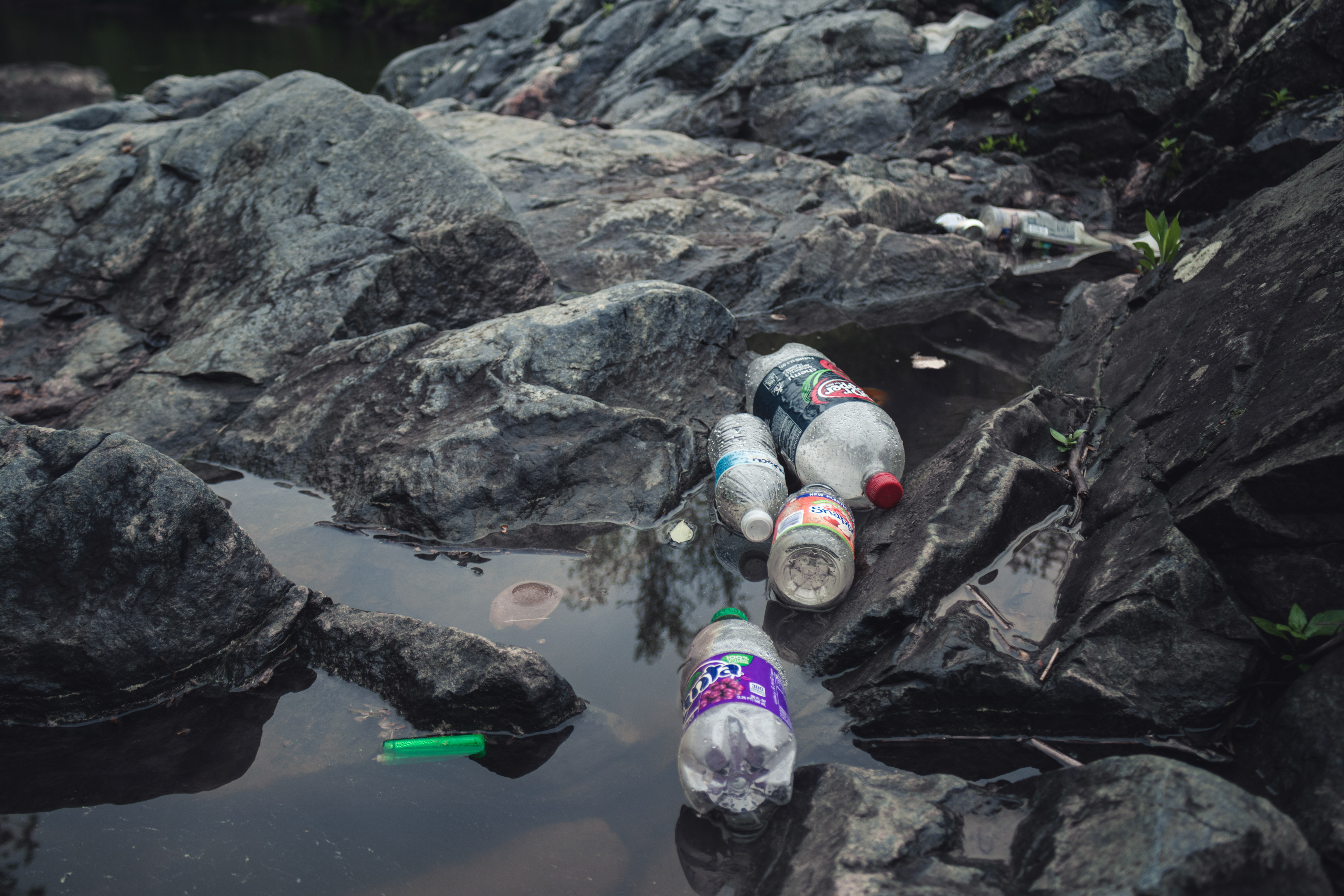 General 5941x3961 photography nature trash rocks bottles pollution