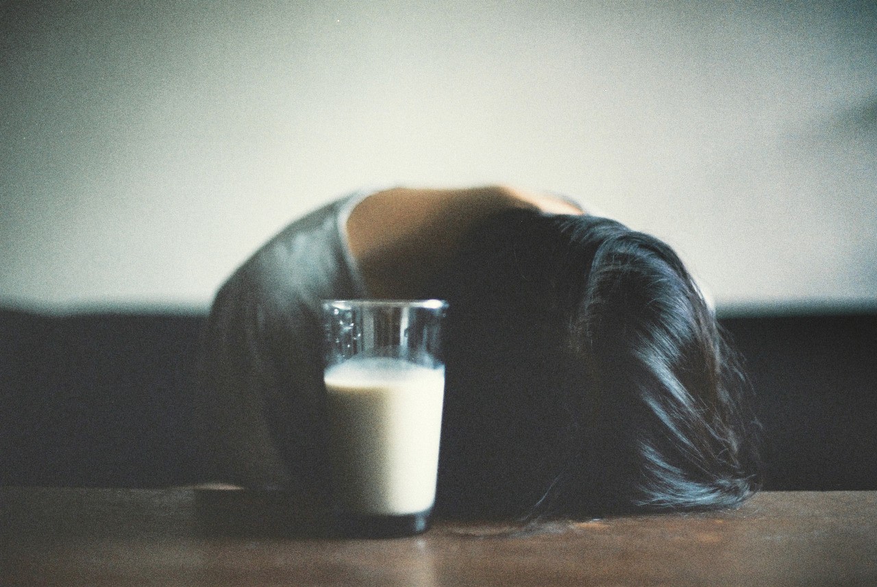 People 1280x857 milk women brunette glass sadness alone women indoors indoors dark hair model