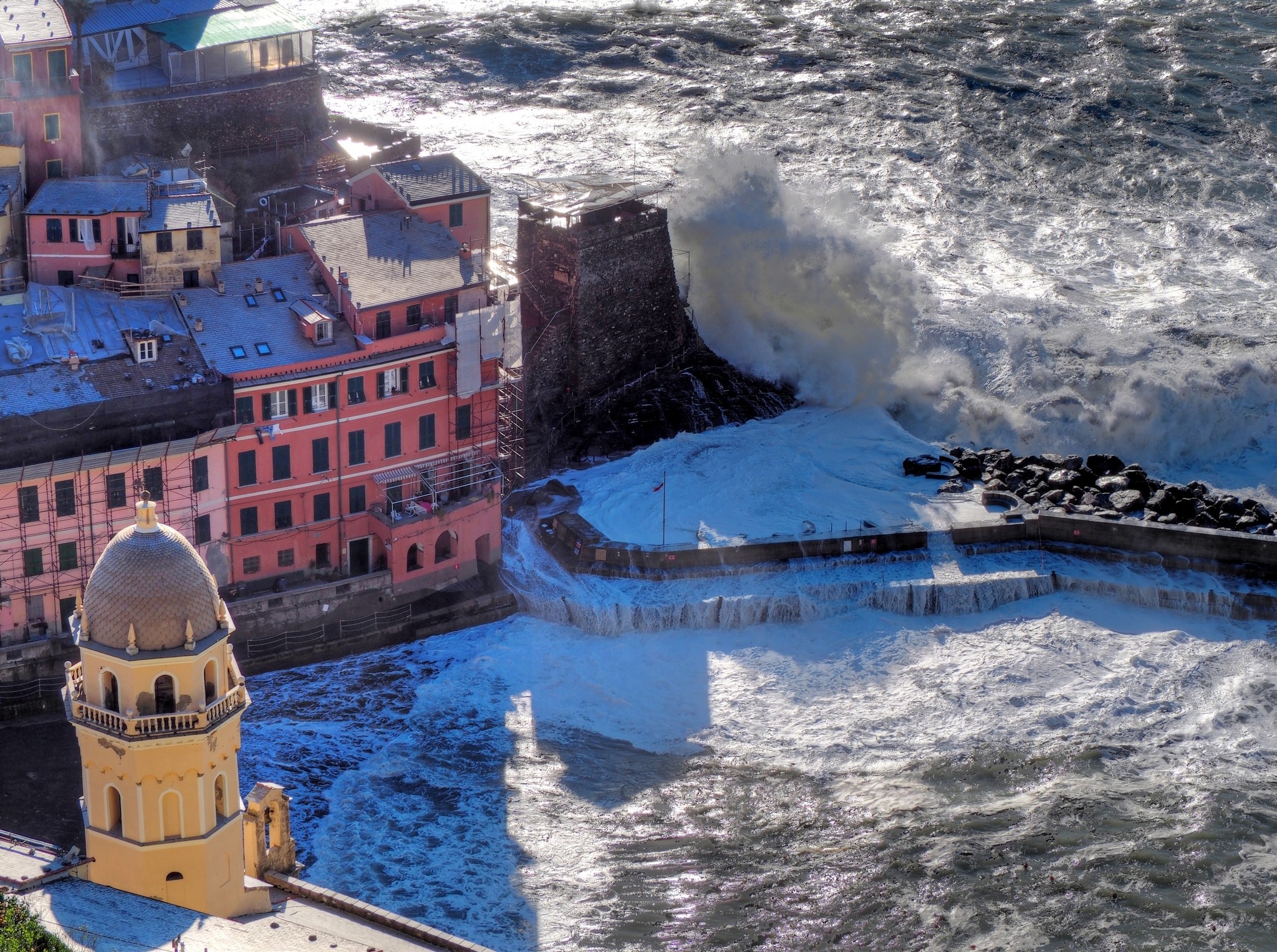 General 2048x1527 Italy coast storm waves Vernazza Cinque Terre Liguria
