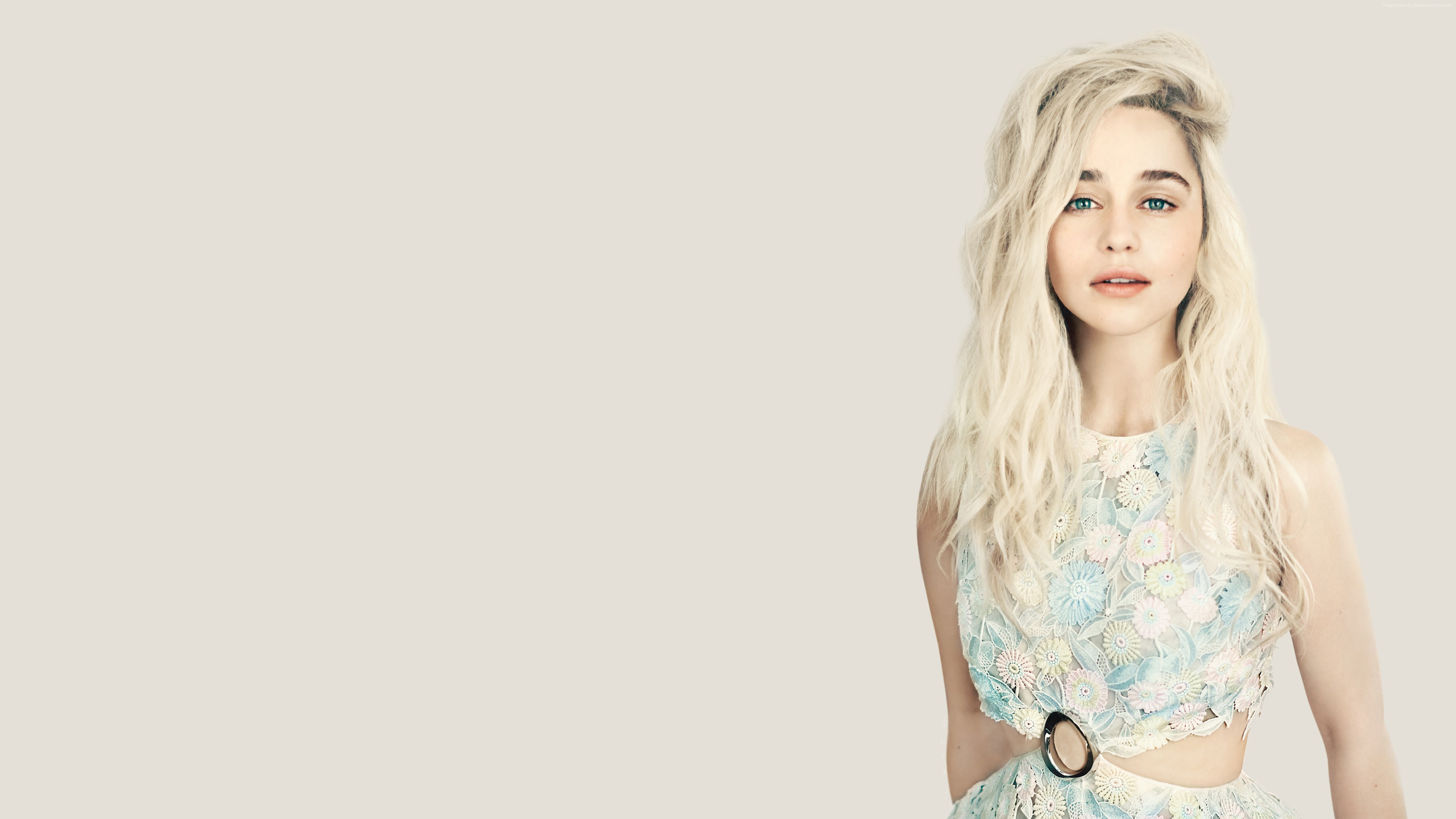 People 4773x2685 celebrity Emilia Clarke women actress women indoors indoors studio white background simple background dyed hair blonde looking at viewer