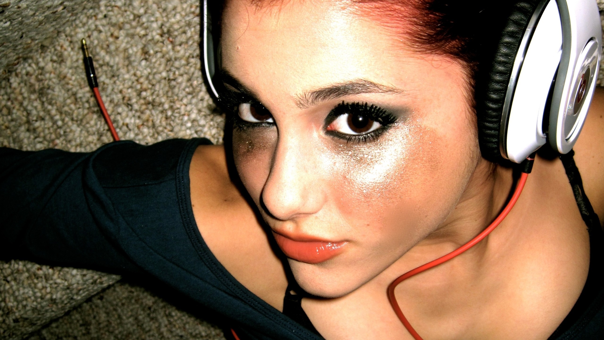 People 2560x1440 women redhead face closeup brown eyes Ariana Grande