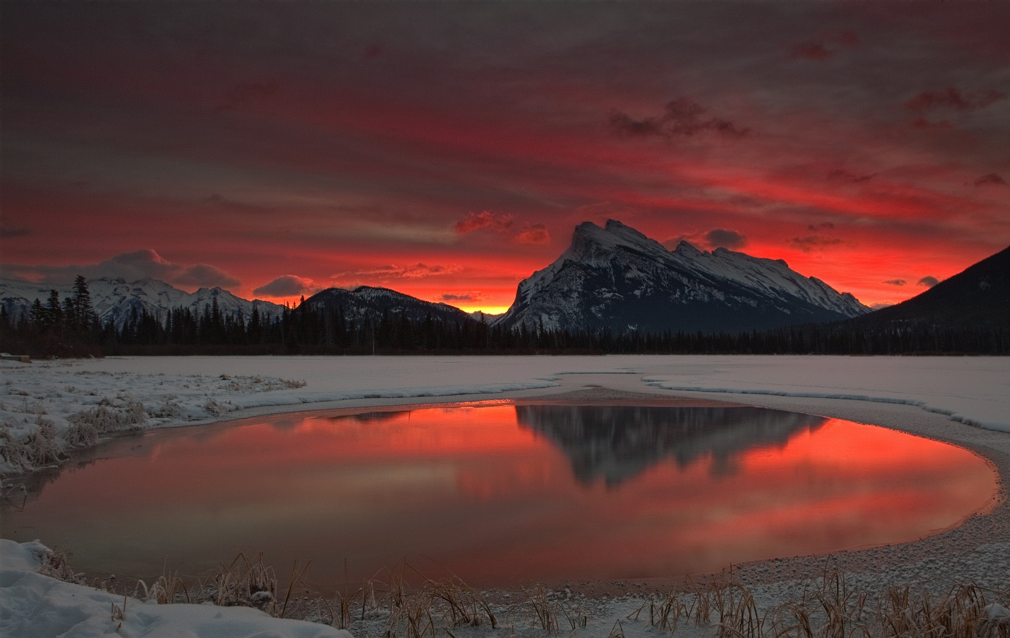 General 2048x1294 landscape mountains lake snow nature dusk sky red sky reflection winter cold outdoors ice water