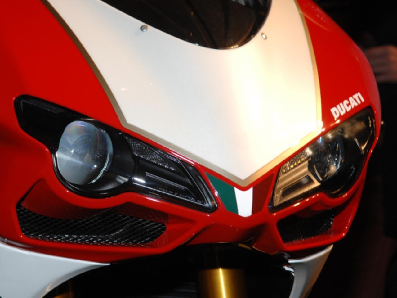 General 1280x960 Ducati motorcycle vehicle Red Motorcycles closeup Volkswagen Group Italian motorcycles
